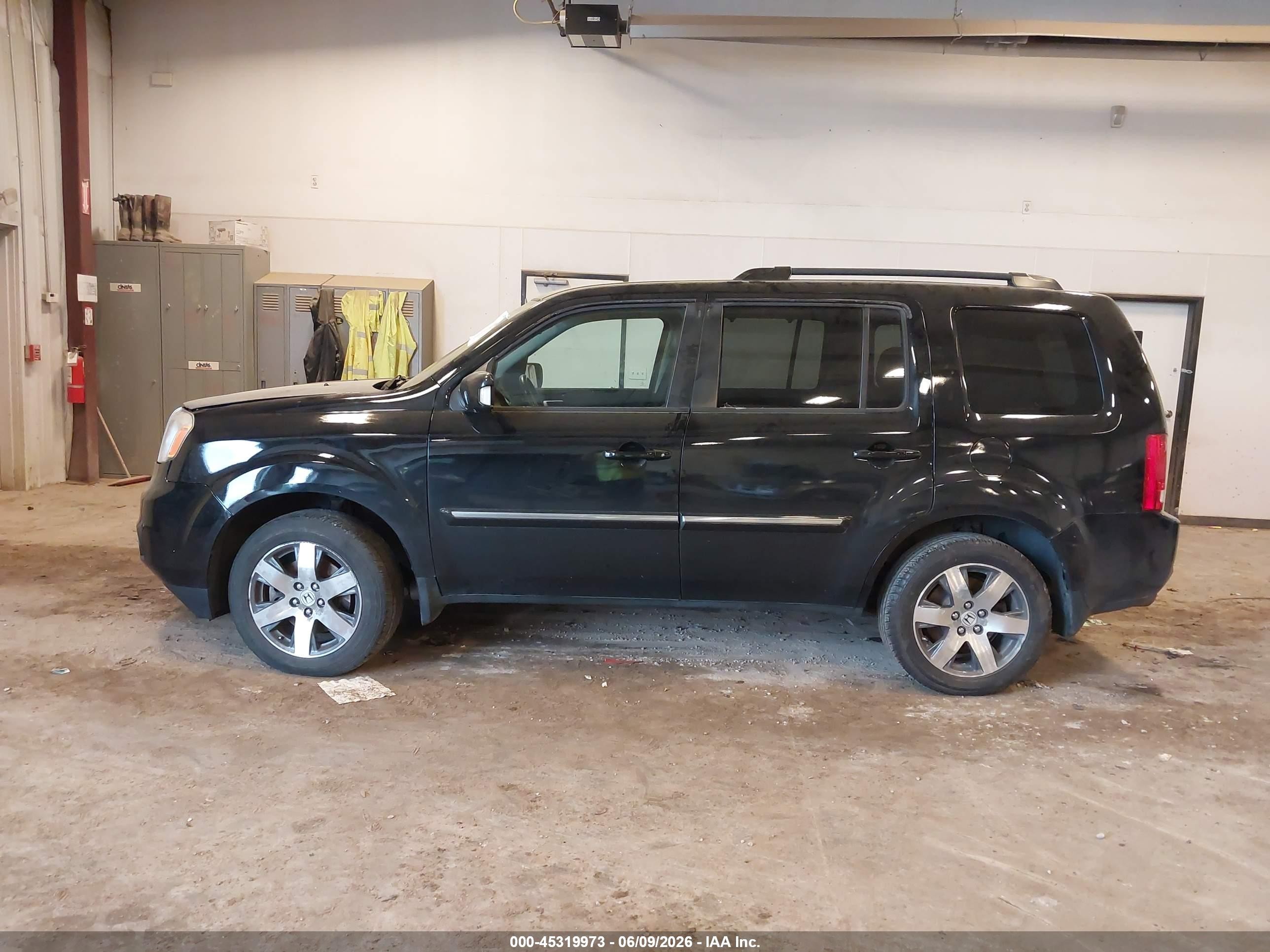 2013 Honda Pilot Touring Black vin: 5FNYF4H95DB045227