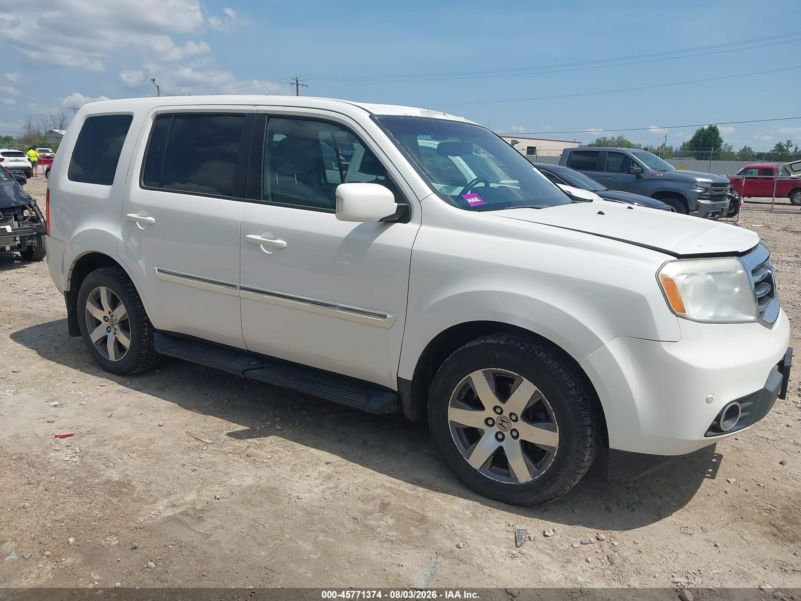 2013 Honda Pilot Touring White vin: 5FNYF4H95DB056048