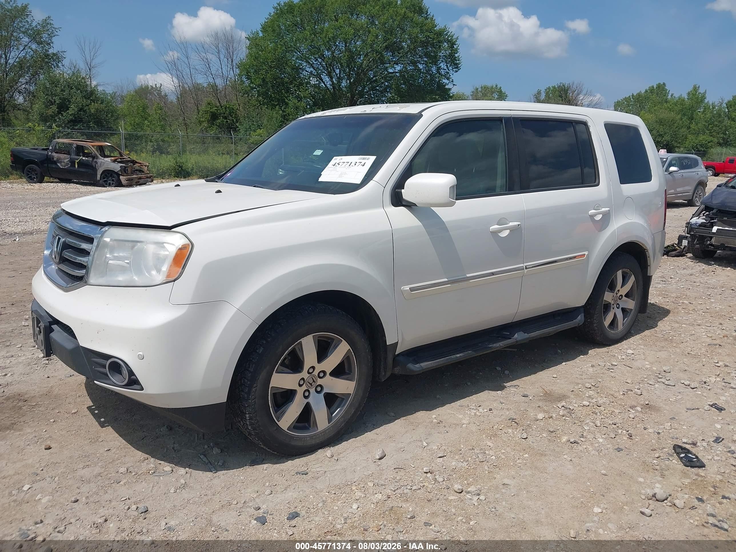 2013 Honda Pilot Touring White vin: 5FNYF4H95DB056048