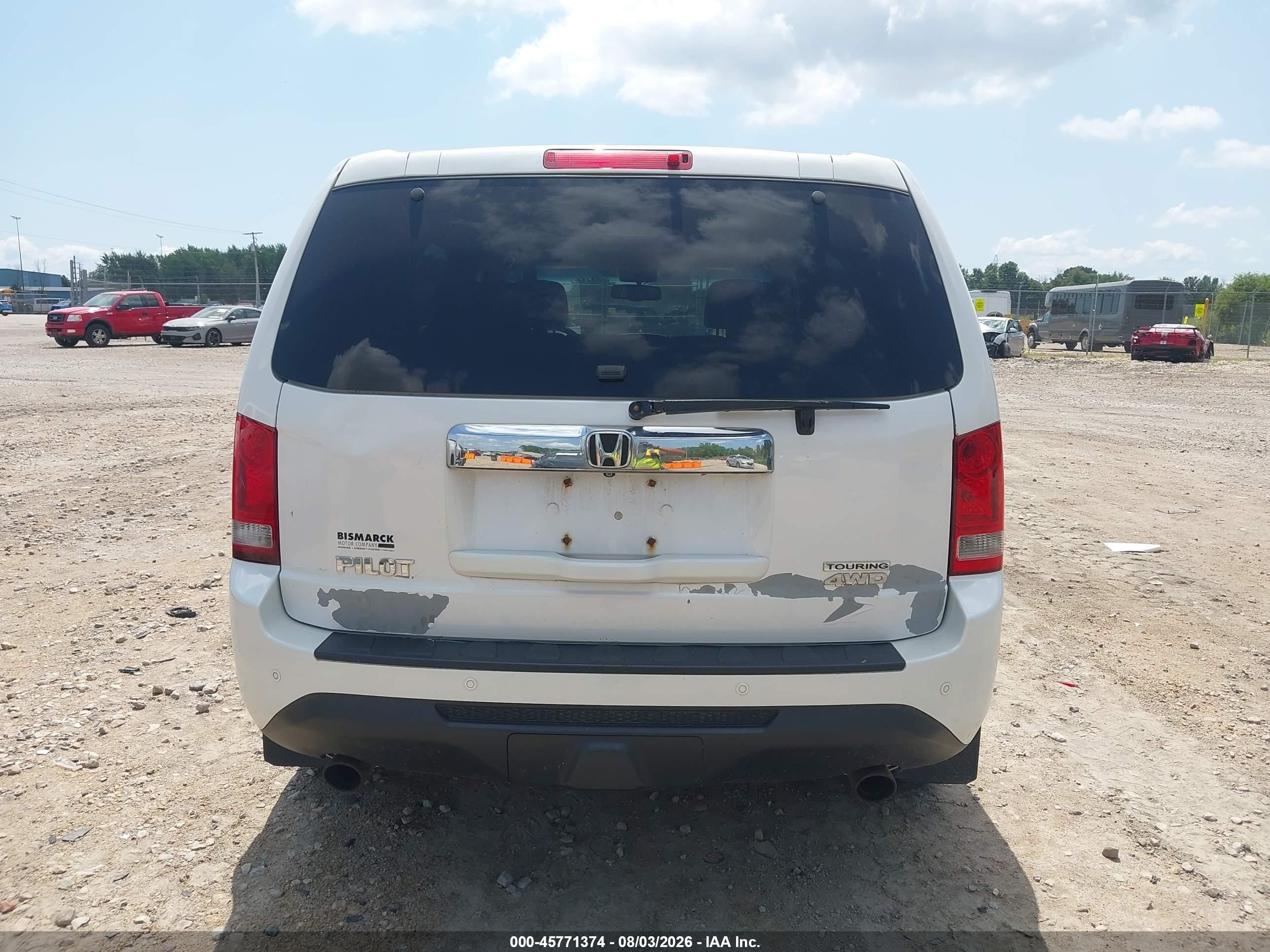 2013 Honda Pilot Touring White vin: 5FNYF4H95DB056048