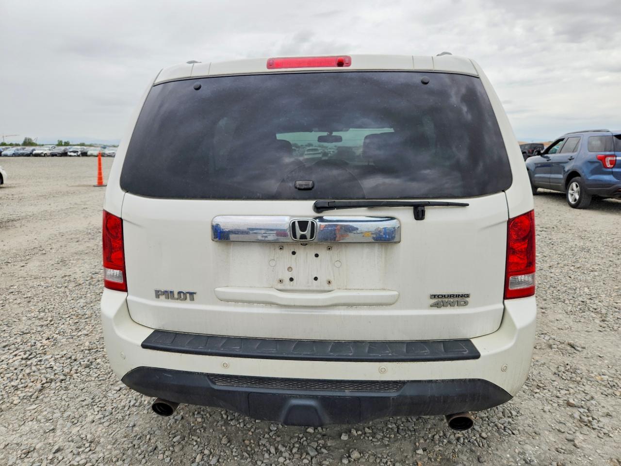 2014 Honda Pilot Touring White vin: 5FNYF4H95EB001441