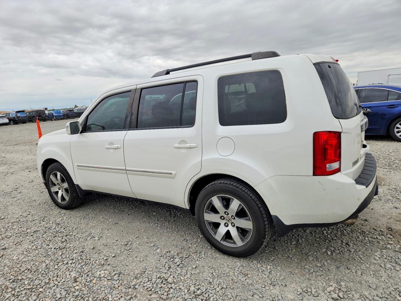 2014 Honda Pilot Touring White vin: 5FNYF4H95EB001441