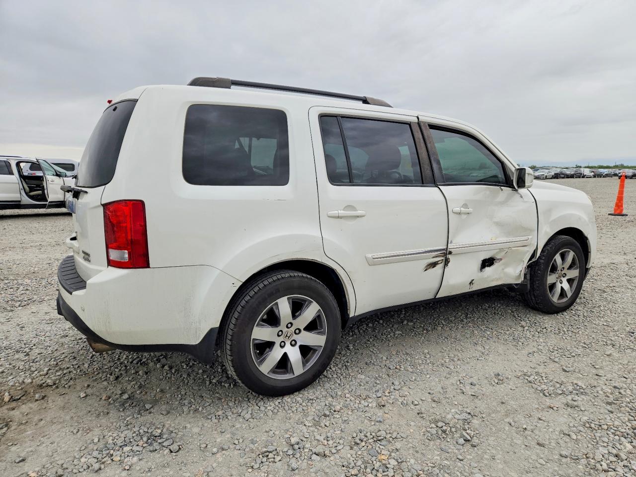 2014 Honda Pilot Touring White vin: 5FNYF4H95EB001441