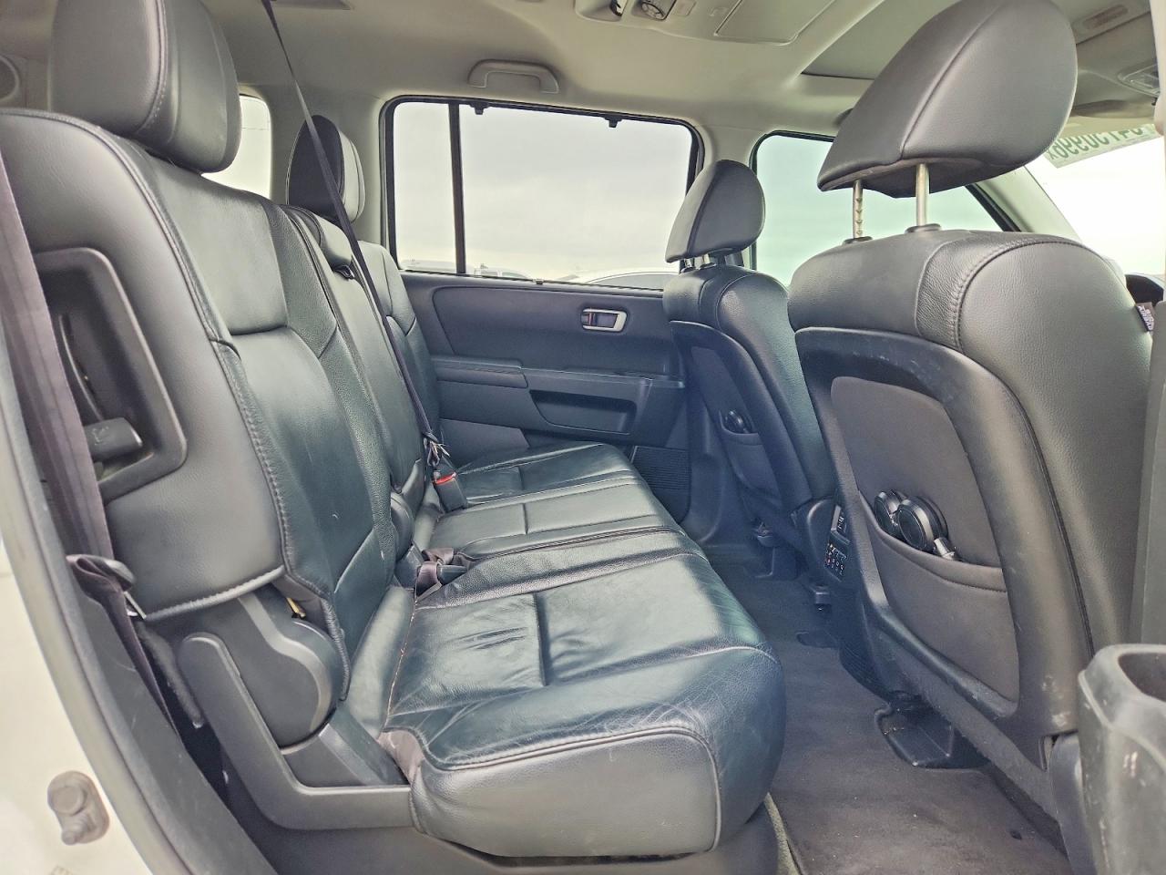2014 Honda Pilot Touring White vin: 5FNYF4H95EB001441