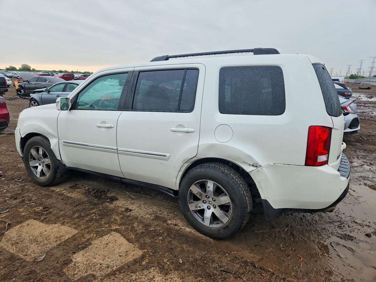 2014 Honda Pilot Touring White vin: 5FNYF4H95EB036657