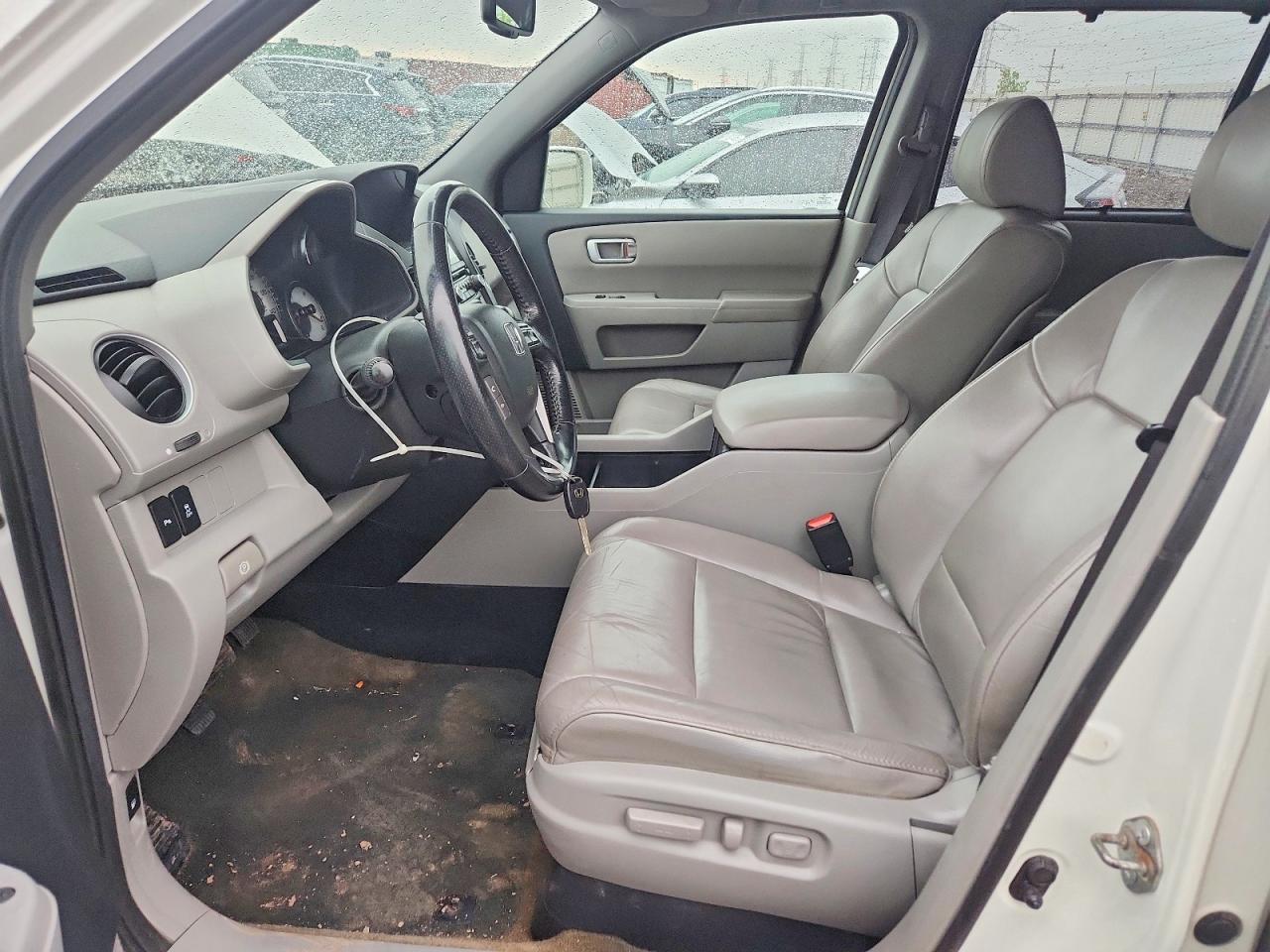 2014 Honda Pilot Touring White vin: 5FNYF4H95EB036657