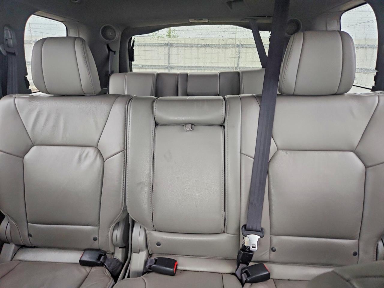 2014 Honda Pilot Touring White vin: 5FNYF4H95EB036657