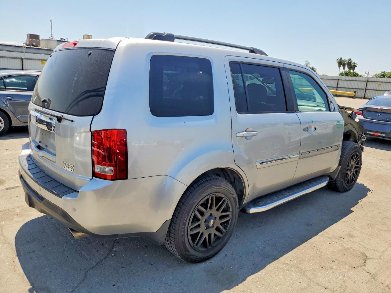 2014 Honda Pilot Touring Silver vin: 5FNYF4H95EB050459