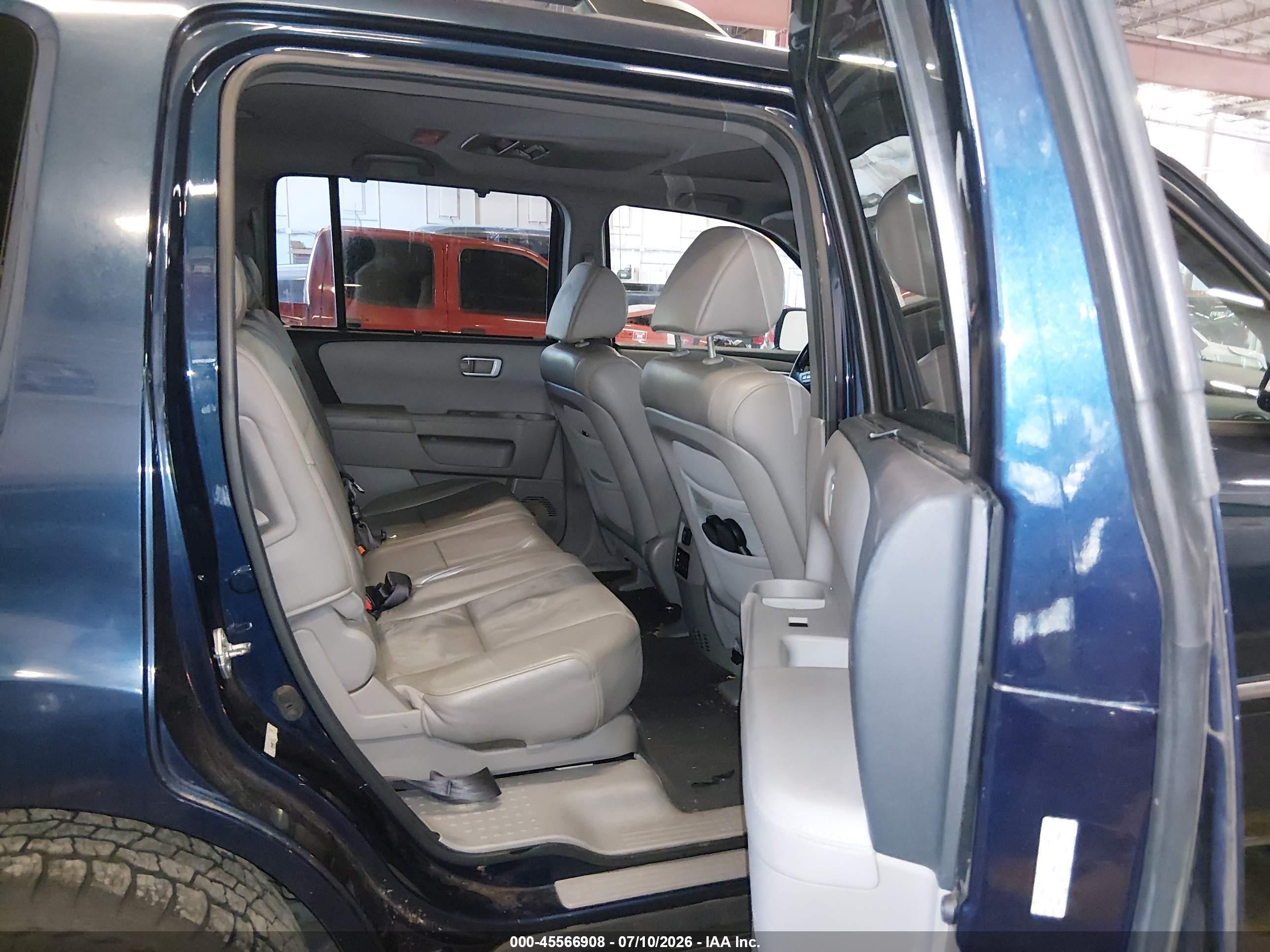 2010 Honda Pilot Touring Blue vin: 5FNYF4H96AB012684