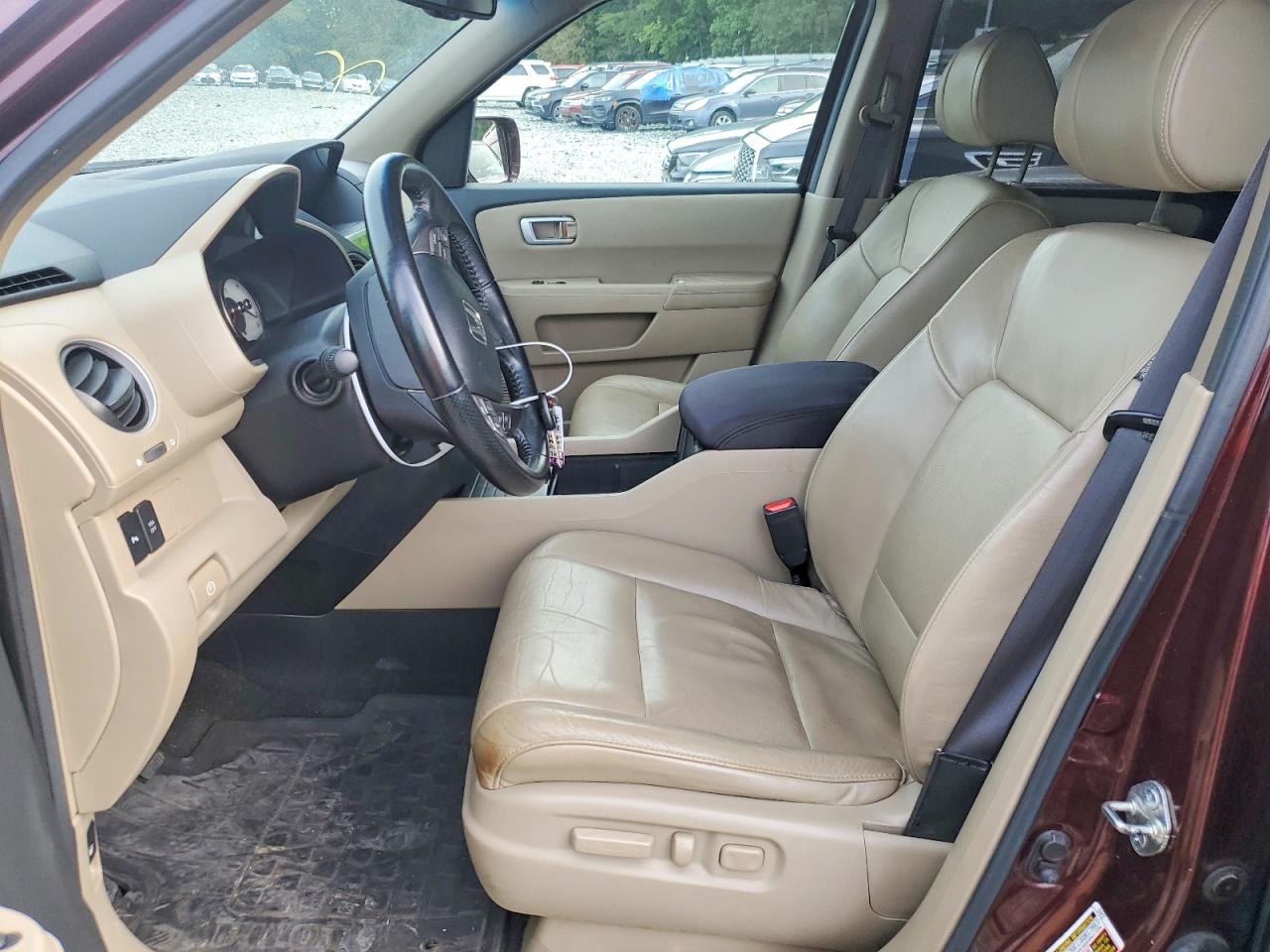 2010 Honda Pilot Touring Burgundy vin: 5FNYF4H96AB019070