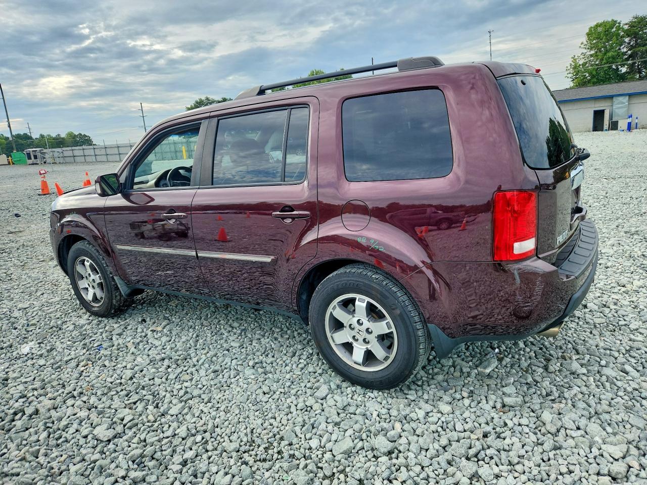 2010 Honda Pilot Touring Burgundy vin: 5FNYF4H96AB019070