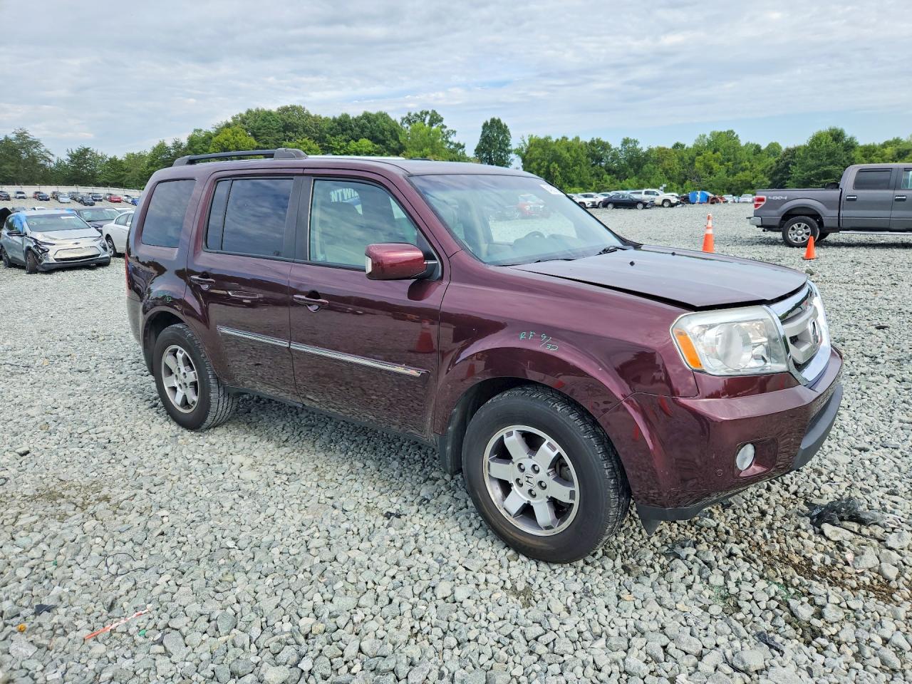 2010 Honda Pilot Touring Burgundy vin: 5FNYF4H96AB019070