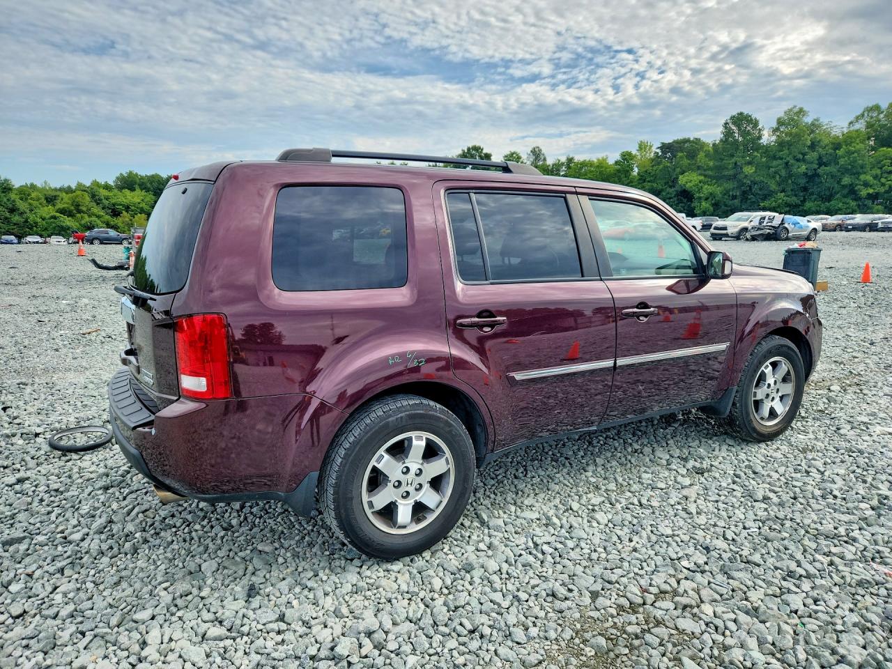 2010 Honda Pilot Touring Burgundy vin: 5FNYF4H96AB019070