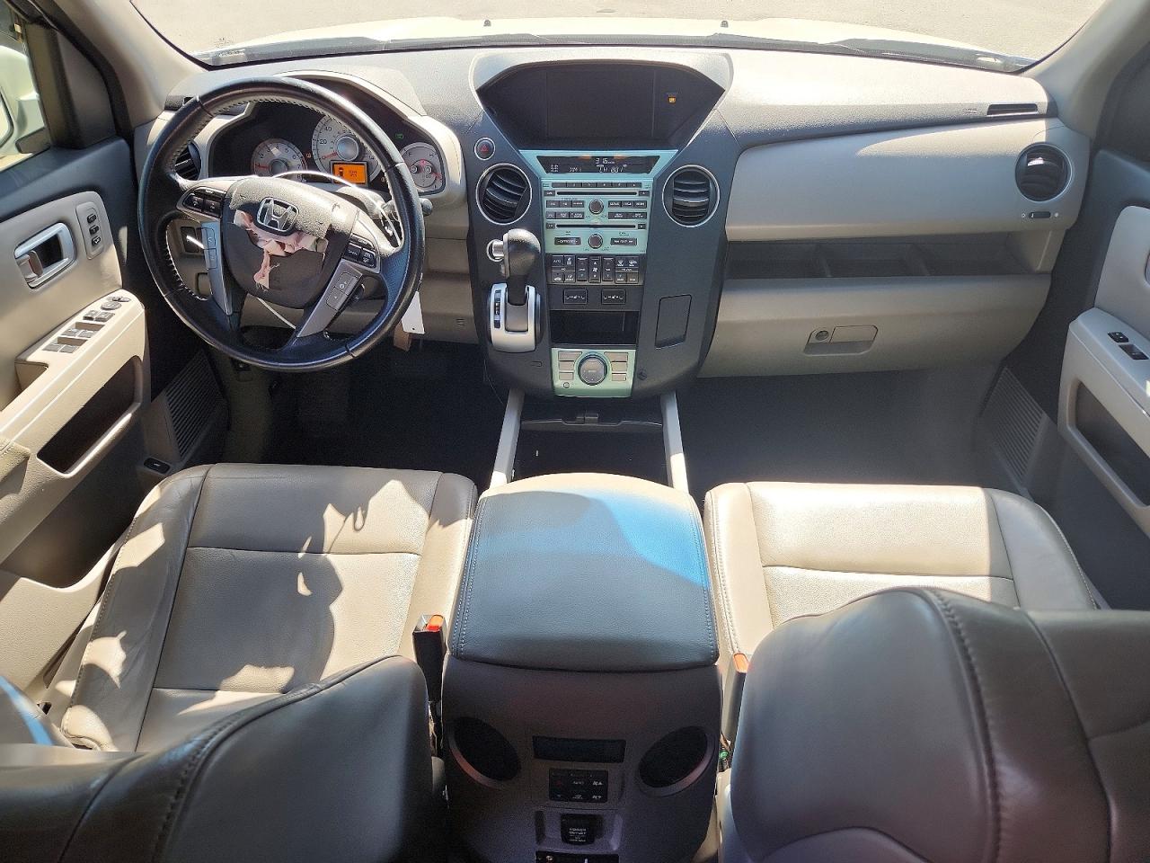 2011 Honda Pilot Touring White vin: 5FNYF4H96BB025291