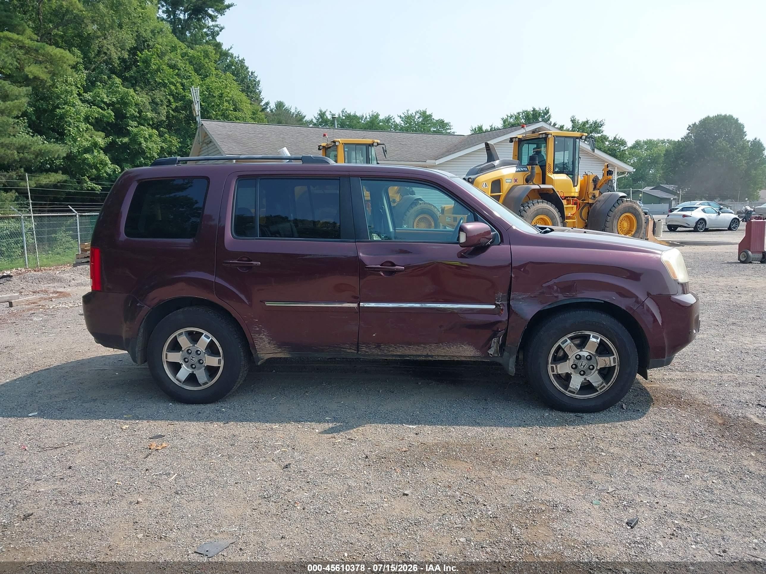 2011 Honda Pilot Touring Темно-бордовый vin: 5FNYF4H96BB042740