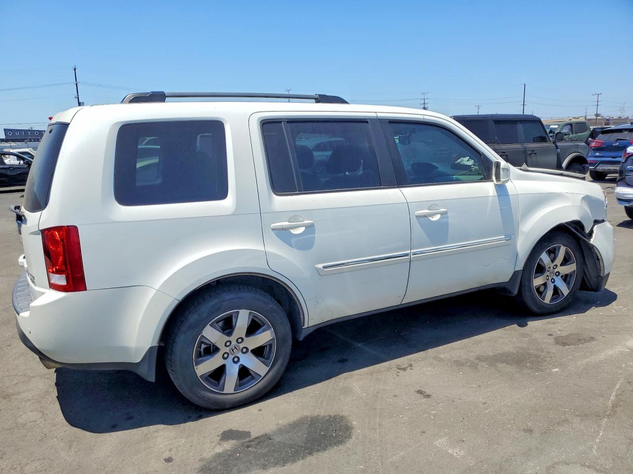 2012 Honda Pilot Touring White vin: 5FNYF4H96CB010548