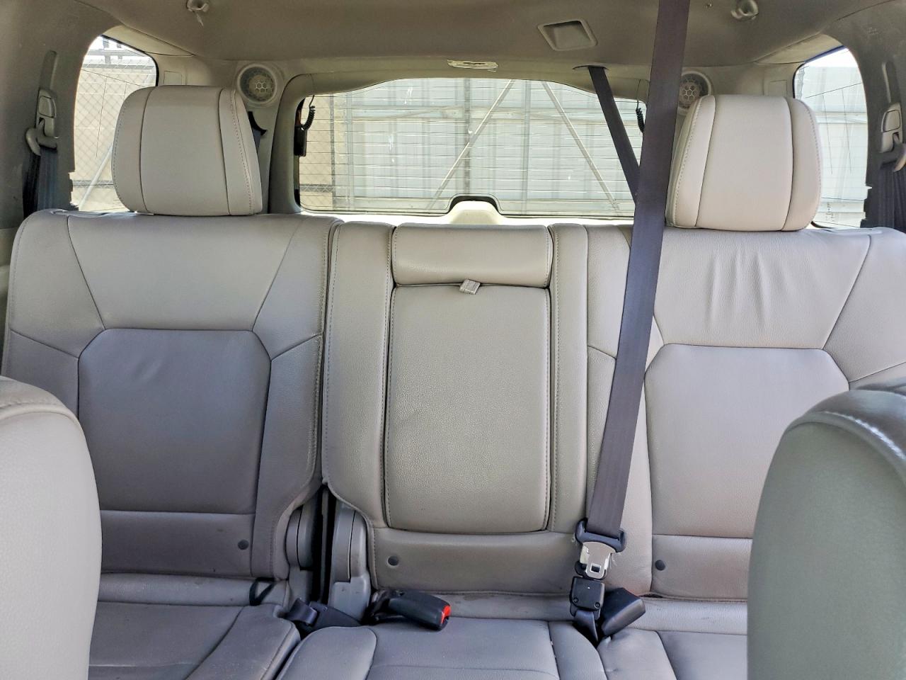 2012 Honda Pilot Touring White vin: 5FNYF4H96CB010548