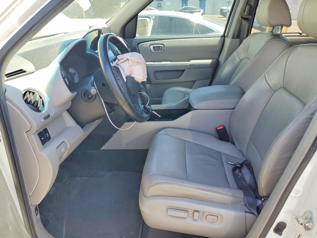 2012 Honda Pilot Touring White vin: 5FNYF4H96CB010548