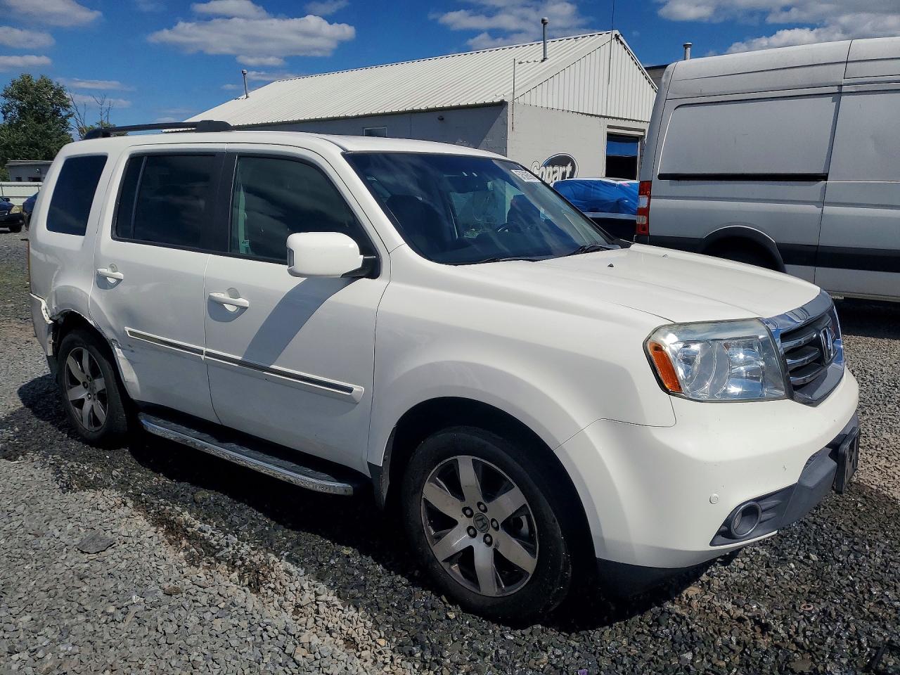 2012 Honda Pilot Touring White vin: 5FNYF4H96CB027849