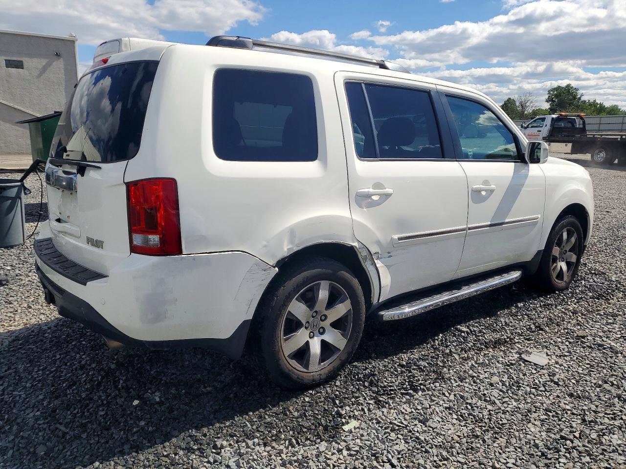 2012 Honda Pilot Touring White vin: 5FNYF4H96CB027849