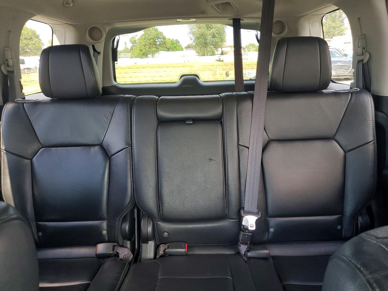 2012 Honda Pilot Touring White vin: 5FNYF4H96CB027849