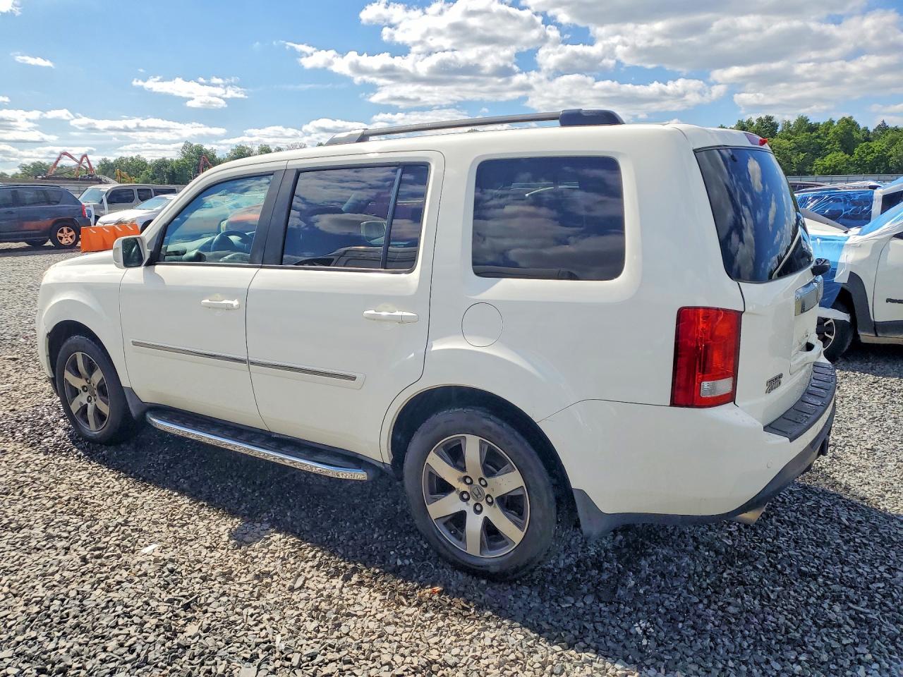 2012 Honda Pilot Touring White vin: 5FNYF4H96CB027849