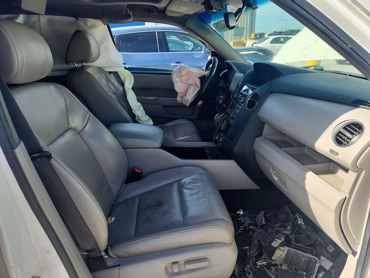 2012 Honda Pilot Touring White vin: 5FNYF4H96CB037975