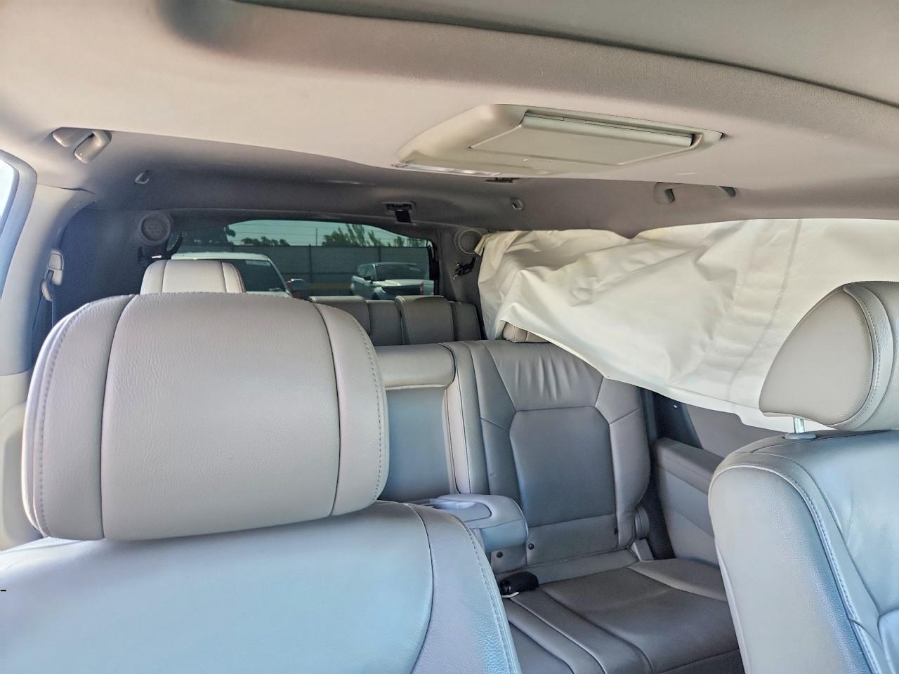 2012 Honda Pilot Touring White vin: 5FNYF4H96CB037975