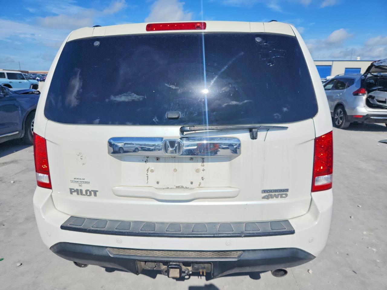 2012 Honda Pilot Touring White vin: 5FNYF4H96CB037975