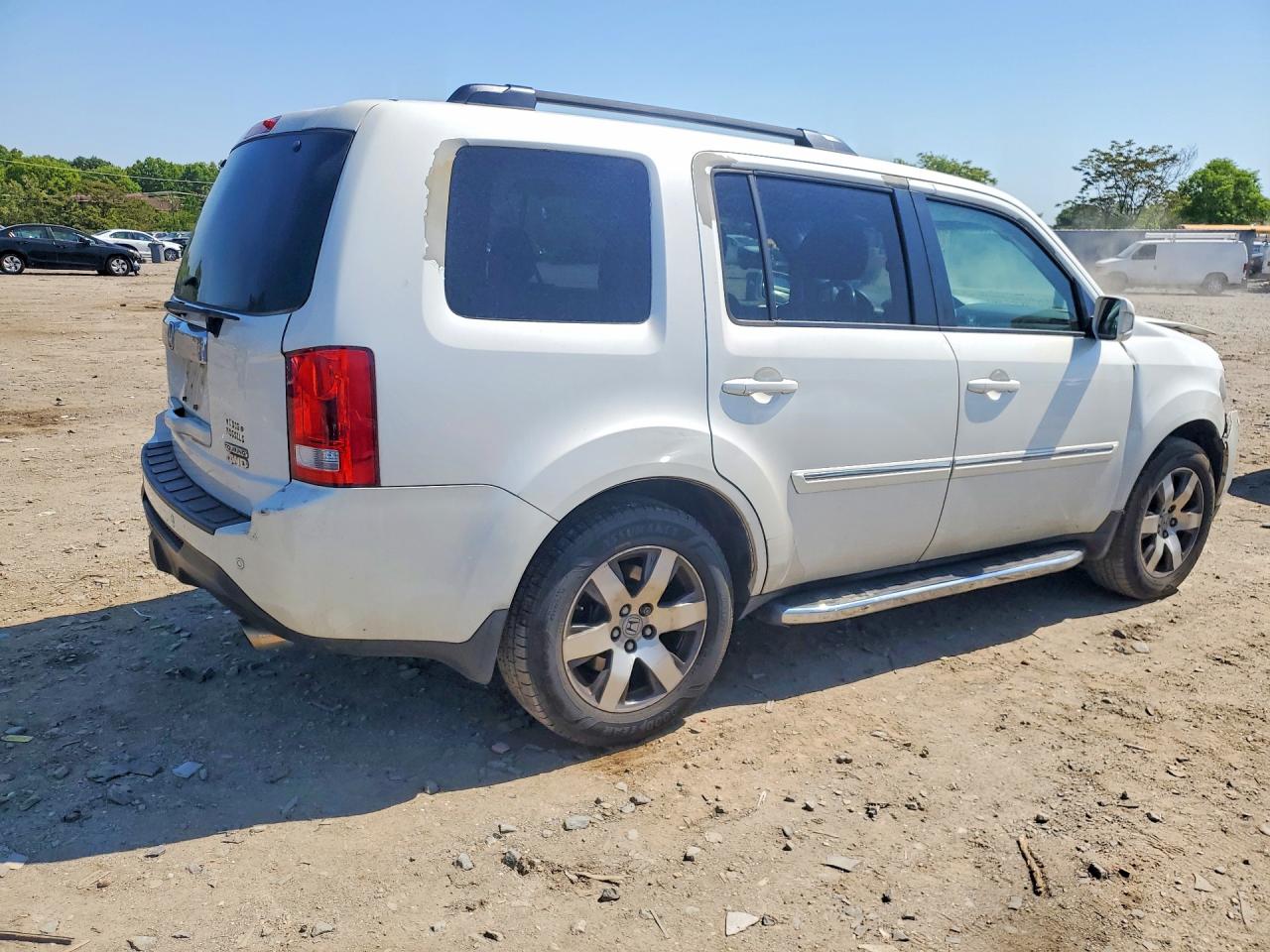 2012 Honda Pilot Touring White vin: 5FNYF4H96CB051973