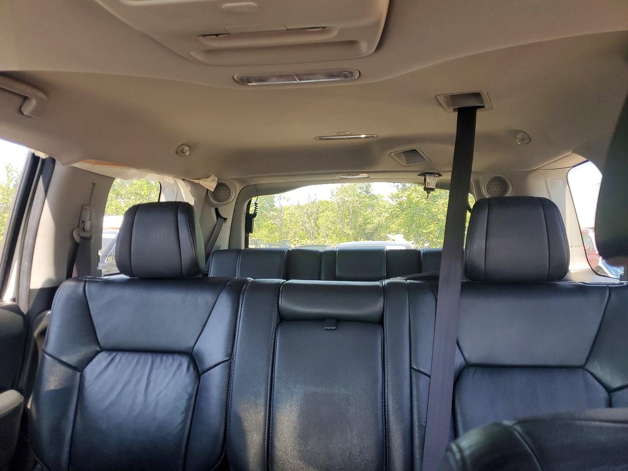 2012 Honda Pilot Touring White vin: 5FNYF4H96CB051973