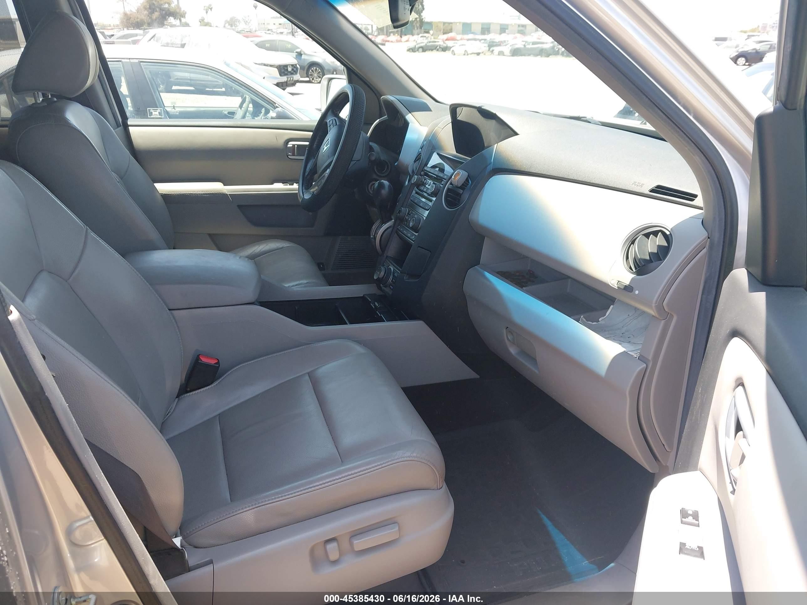 2012 Honda Pilot Touring Silver vin: 5FNYF4H96CB054114