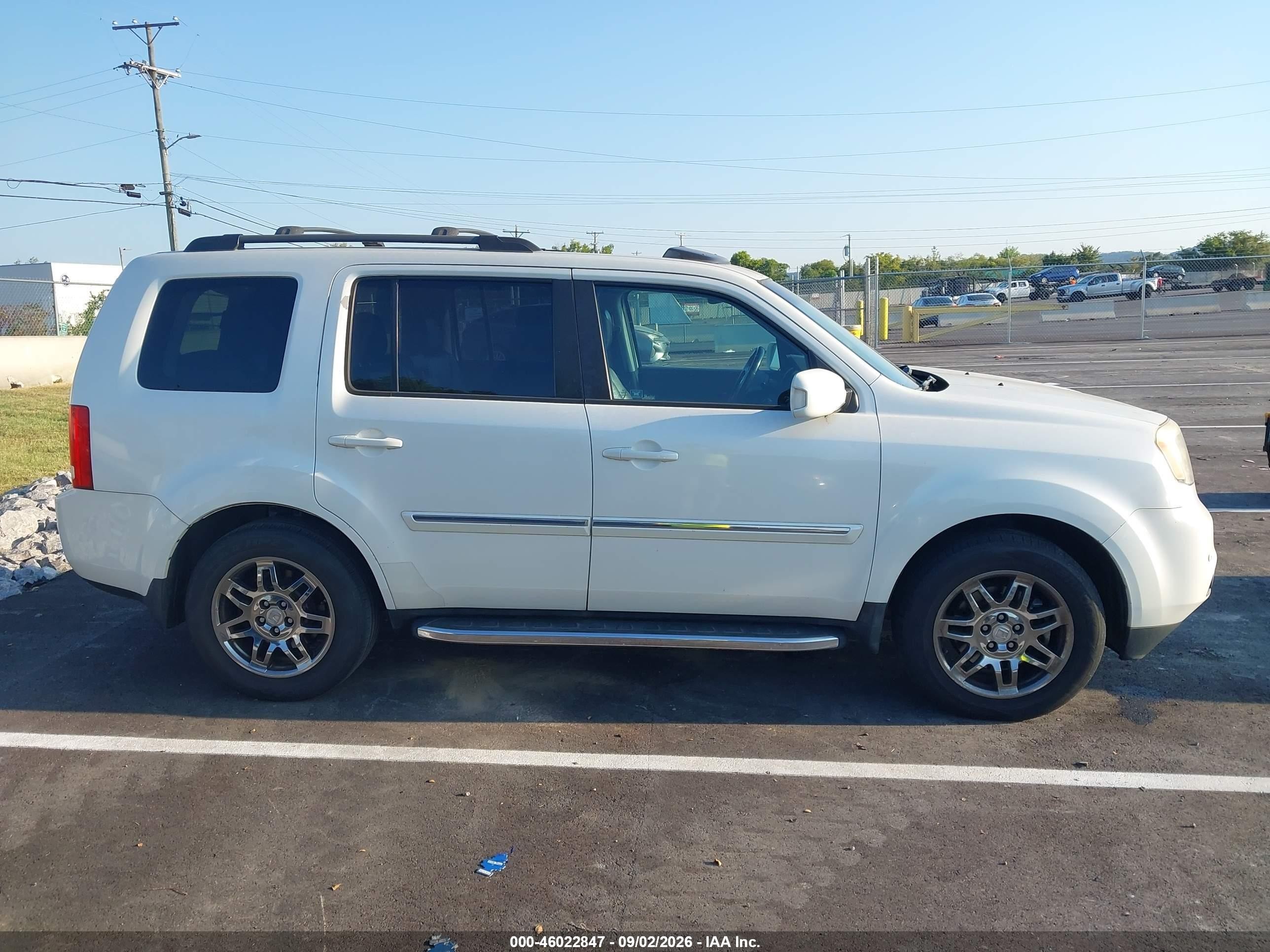 2012 Honda Pilot Touring White vin: 5FNYF4H96CB065582
