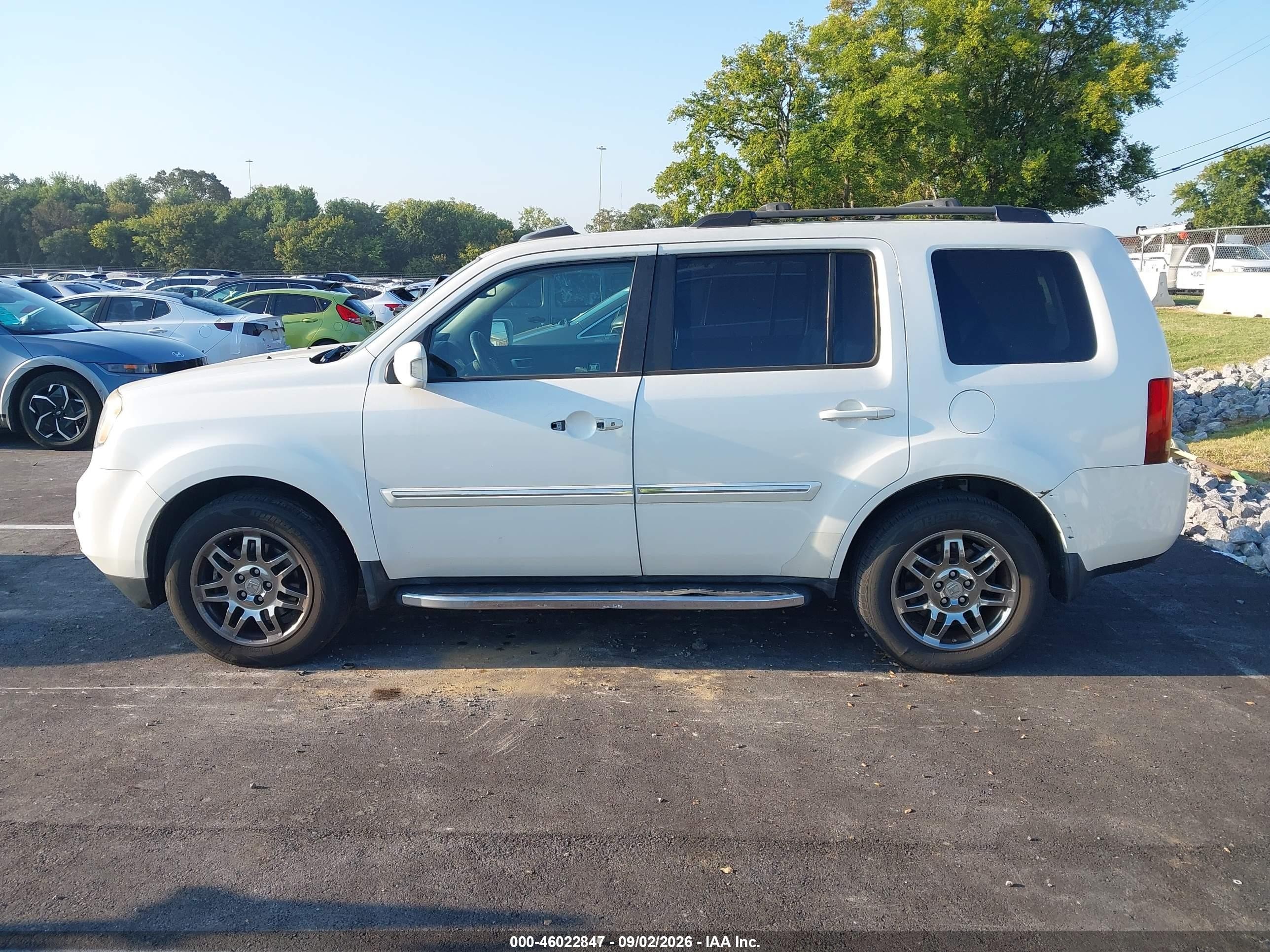 2012 Honda Pilot Touring White vin: 5FNYF4H96CB065582