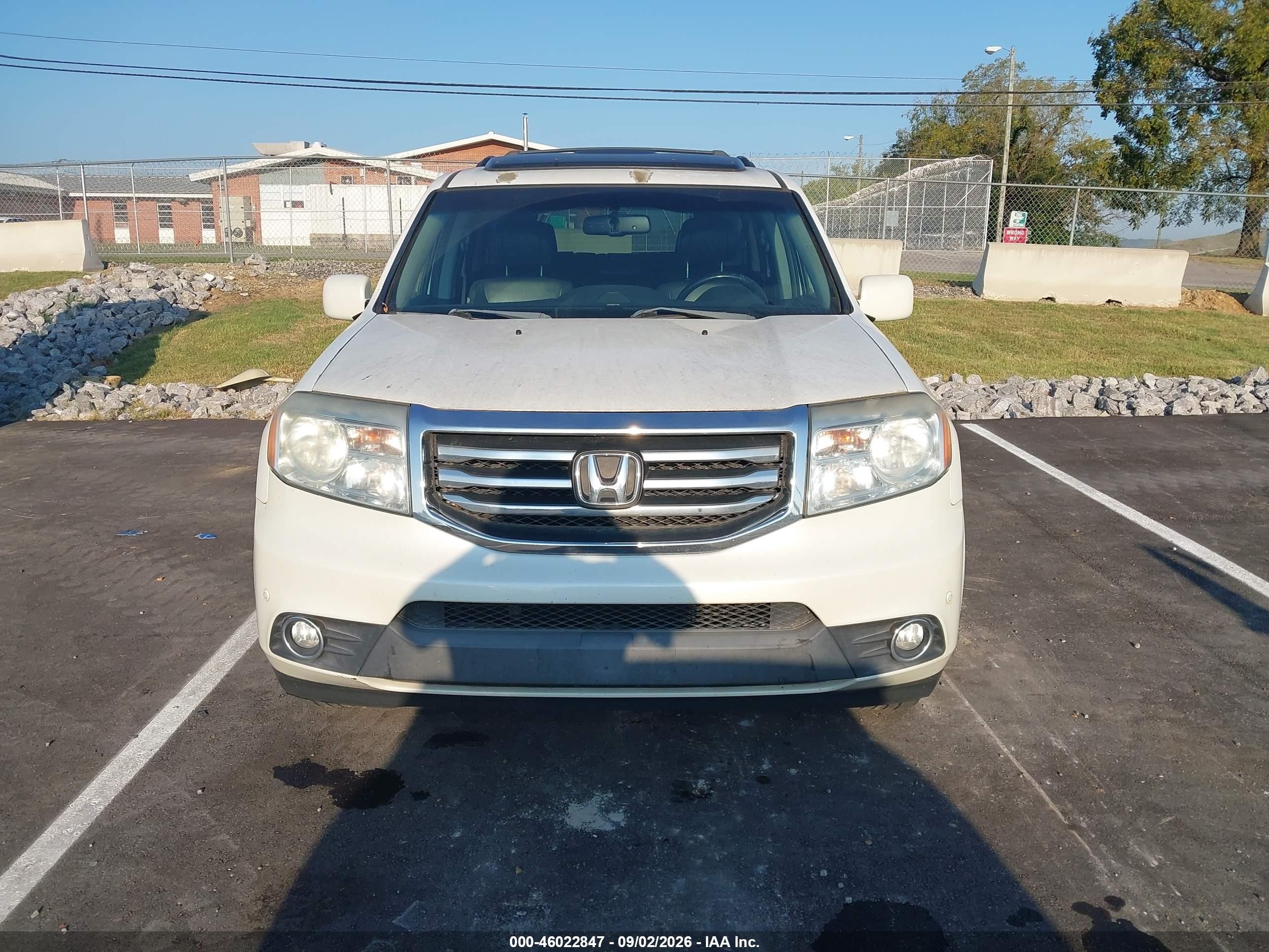 2012 Honda Pilot Touring White vin: 5FNYF4H96CB065582