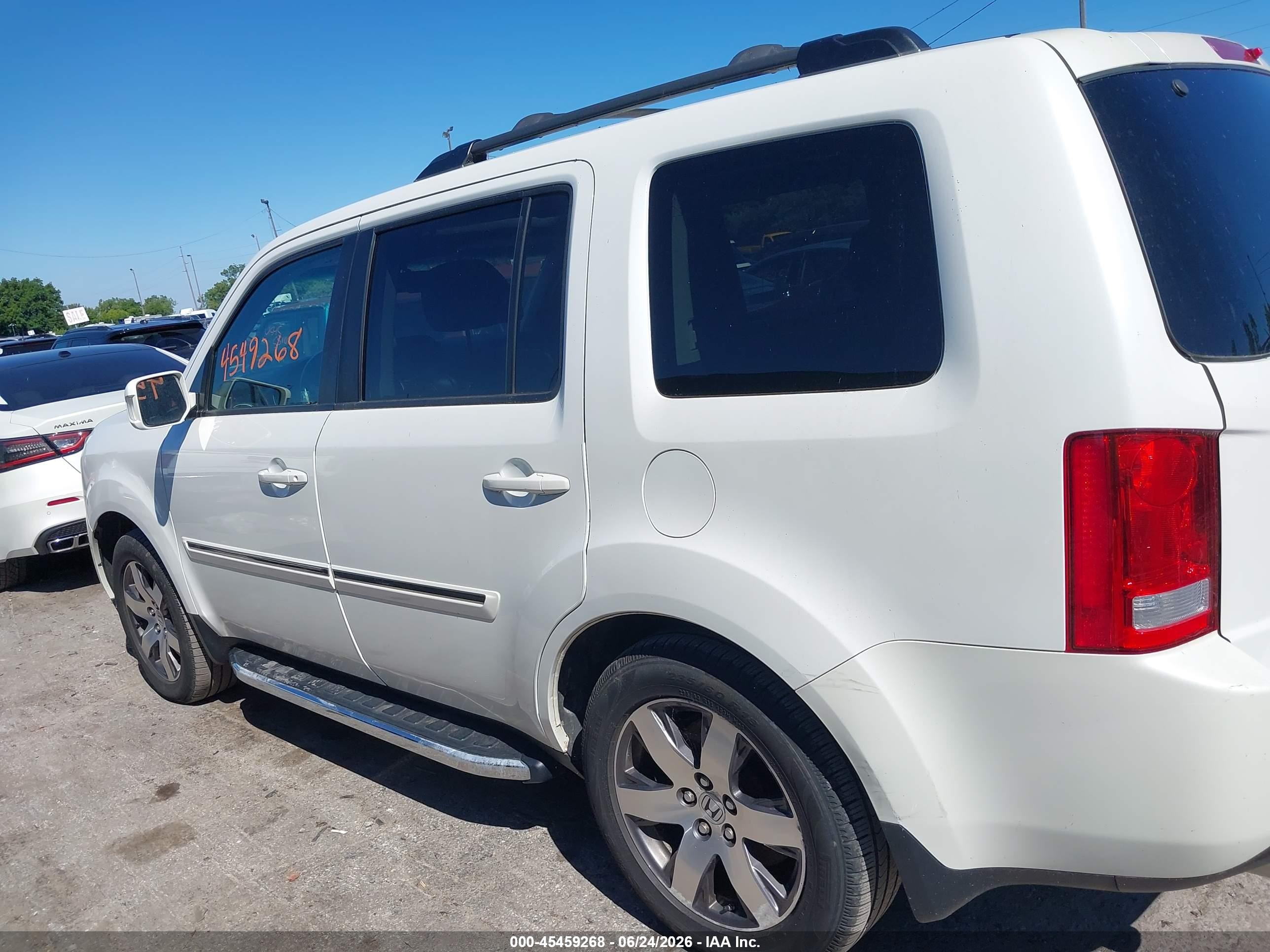 2012 Honda Pilot Touring White vin: 5FNYF4H96CB068451