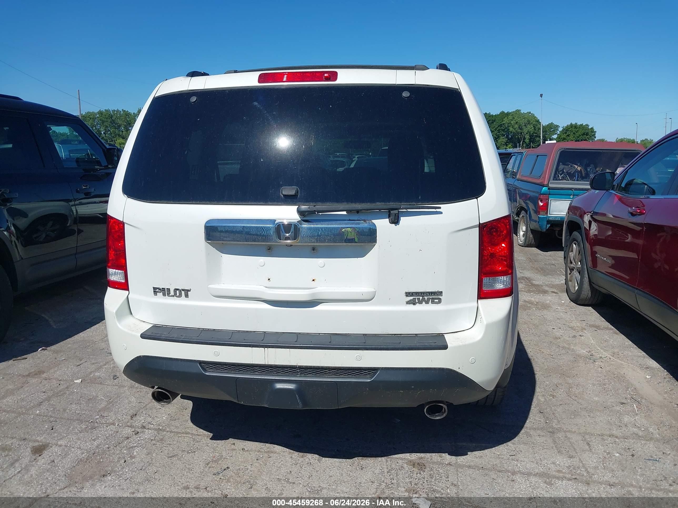 2012 Honda Pilot Touring White vin: 5FNYF4H96CB068451