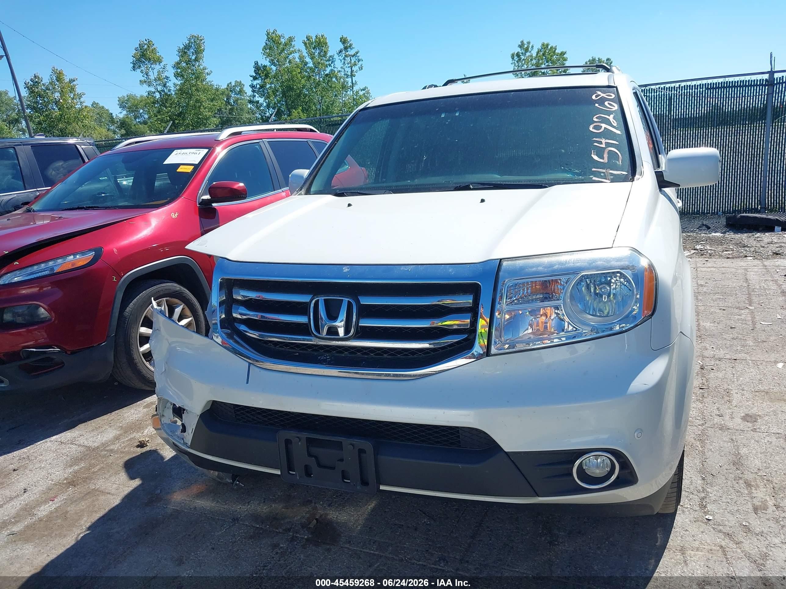 2012 Honda Pilot Touring White vin: 5FNYF4H96CB068451