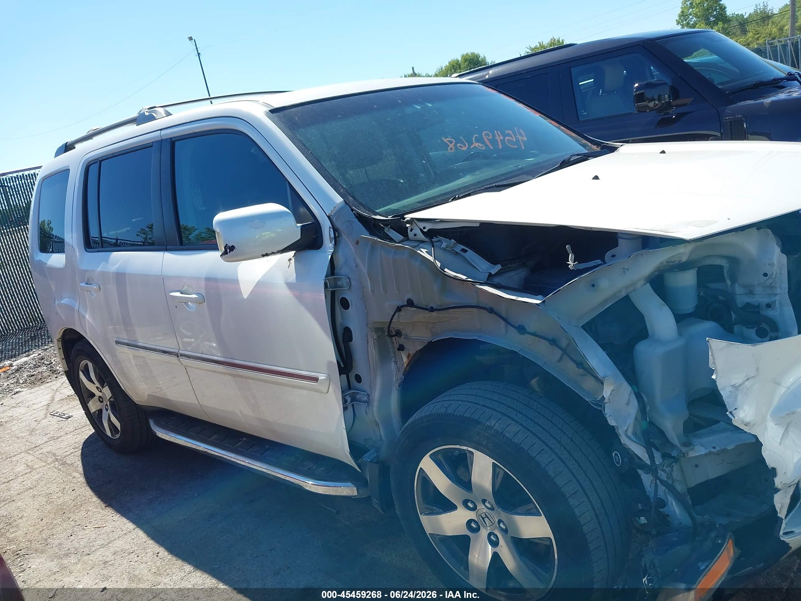2012 Honda Pilot Touring White vin: 5FNYF4H96CB068451