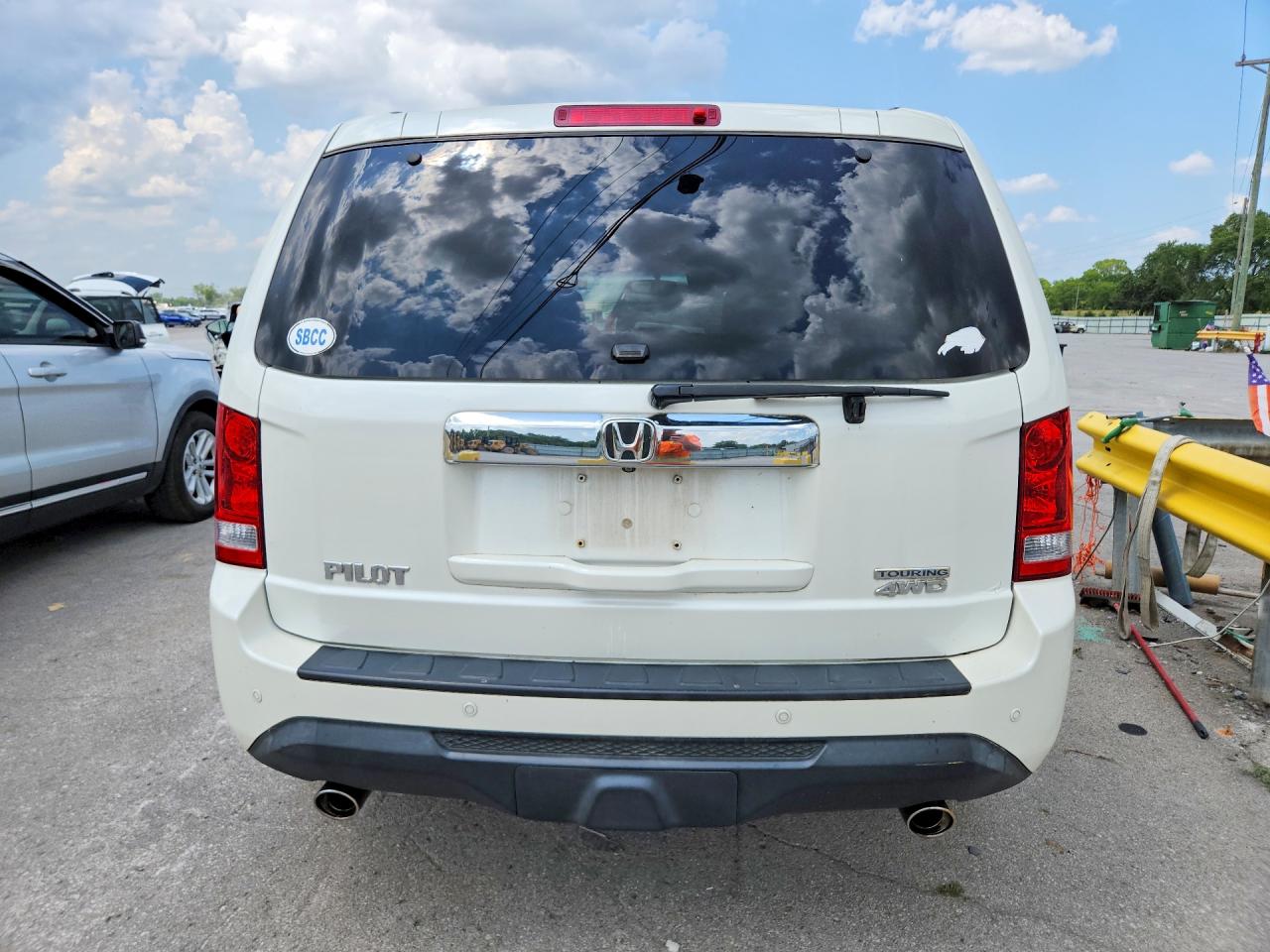 2013 Honda Pilot Touring White vin: 5FNYF4H96DB029893
