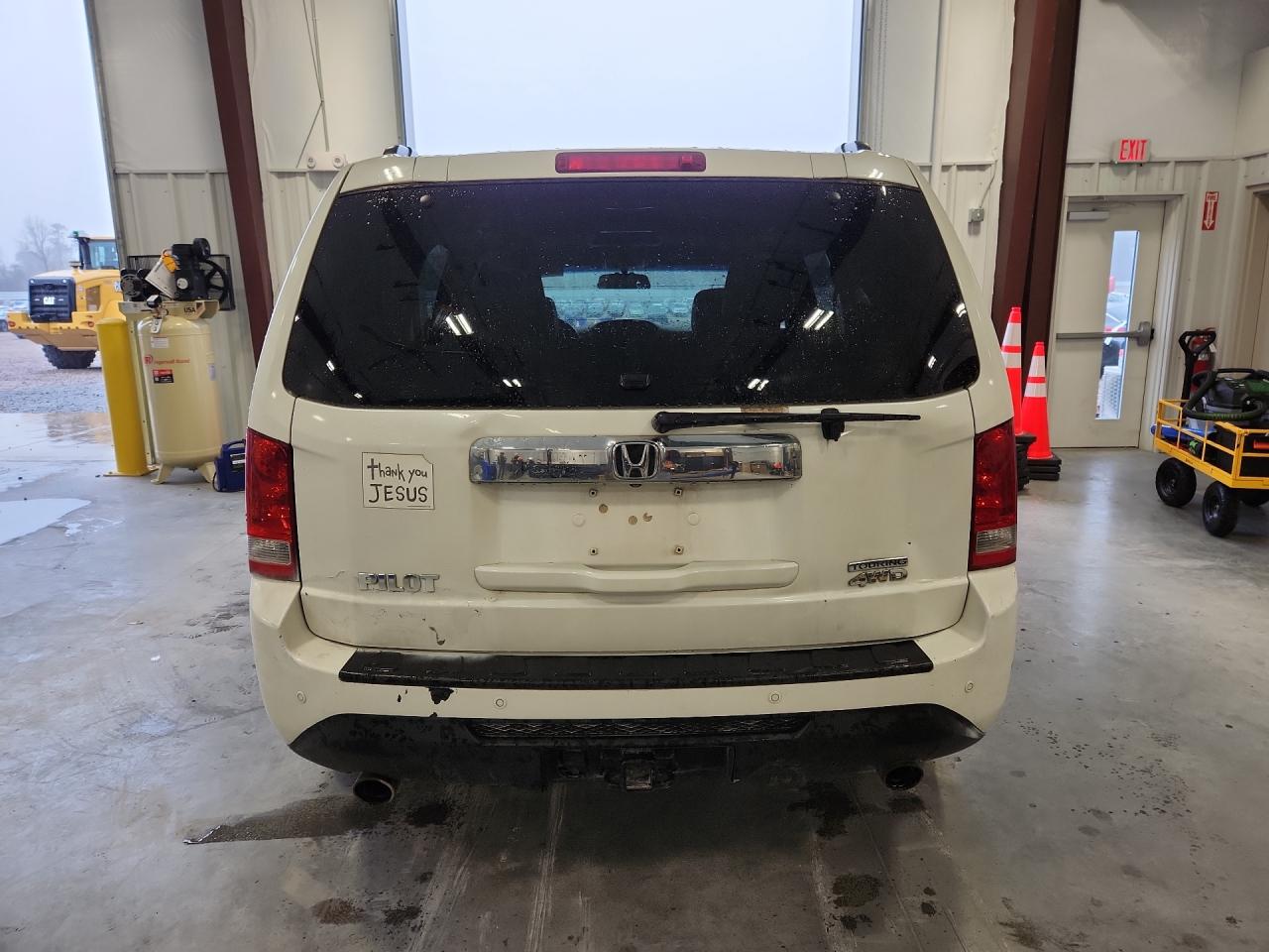 2013 Honda Pilot Touring White vin: 5FNYF4H96DB035824