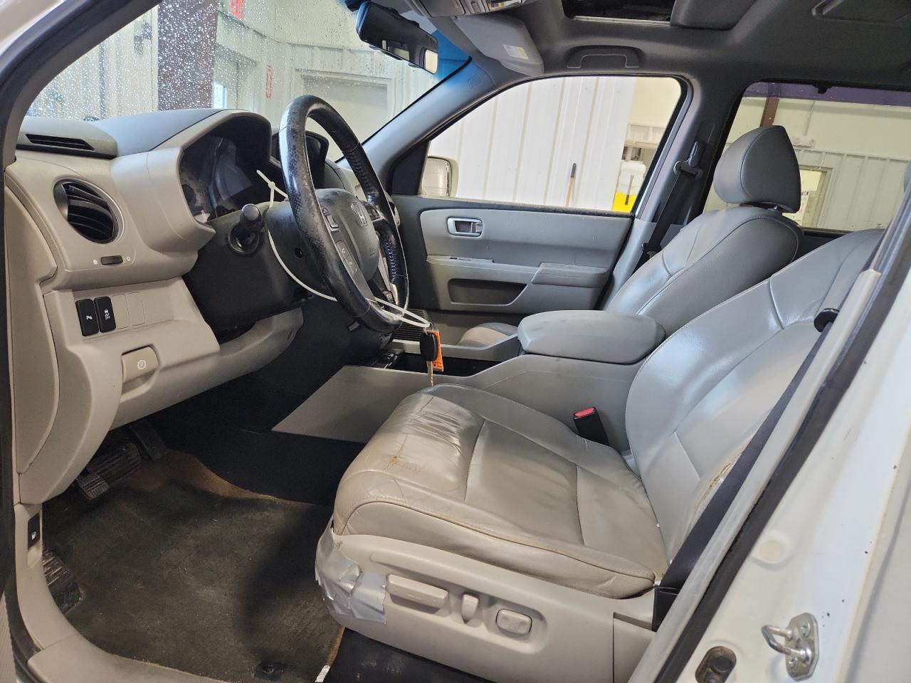 2013 Honda Pilot Touring White vin: 5FNYF4H96DB035824