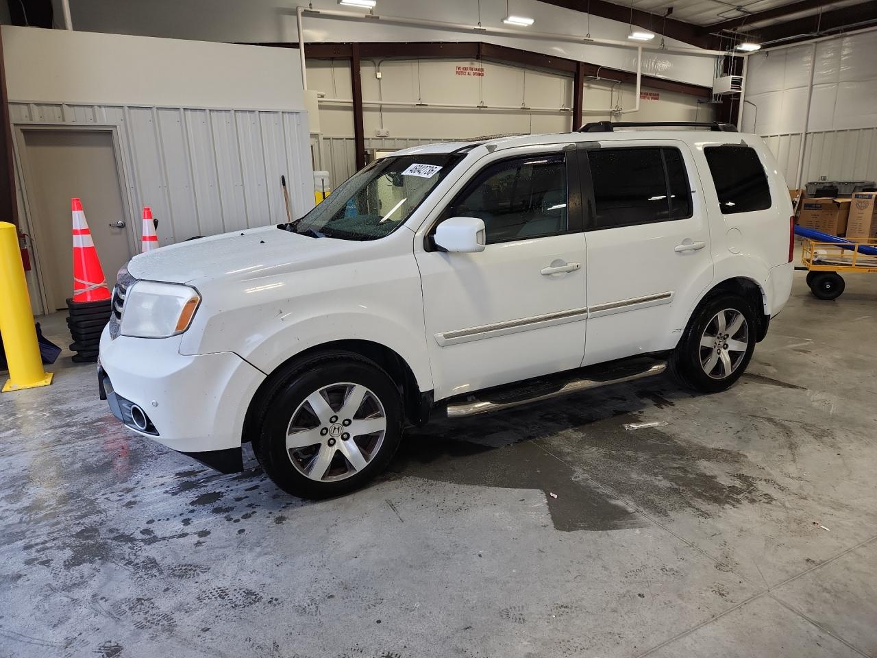 2013 Honda Pilot Touring White vin: 5FNYF4H96DB035824