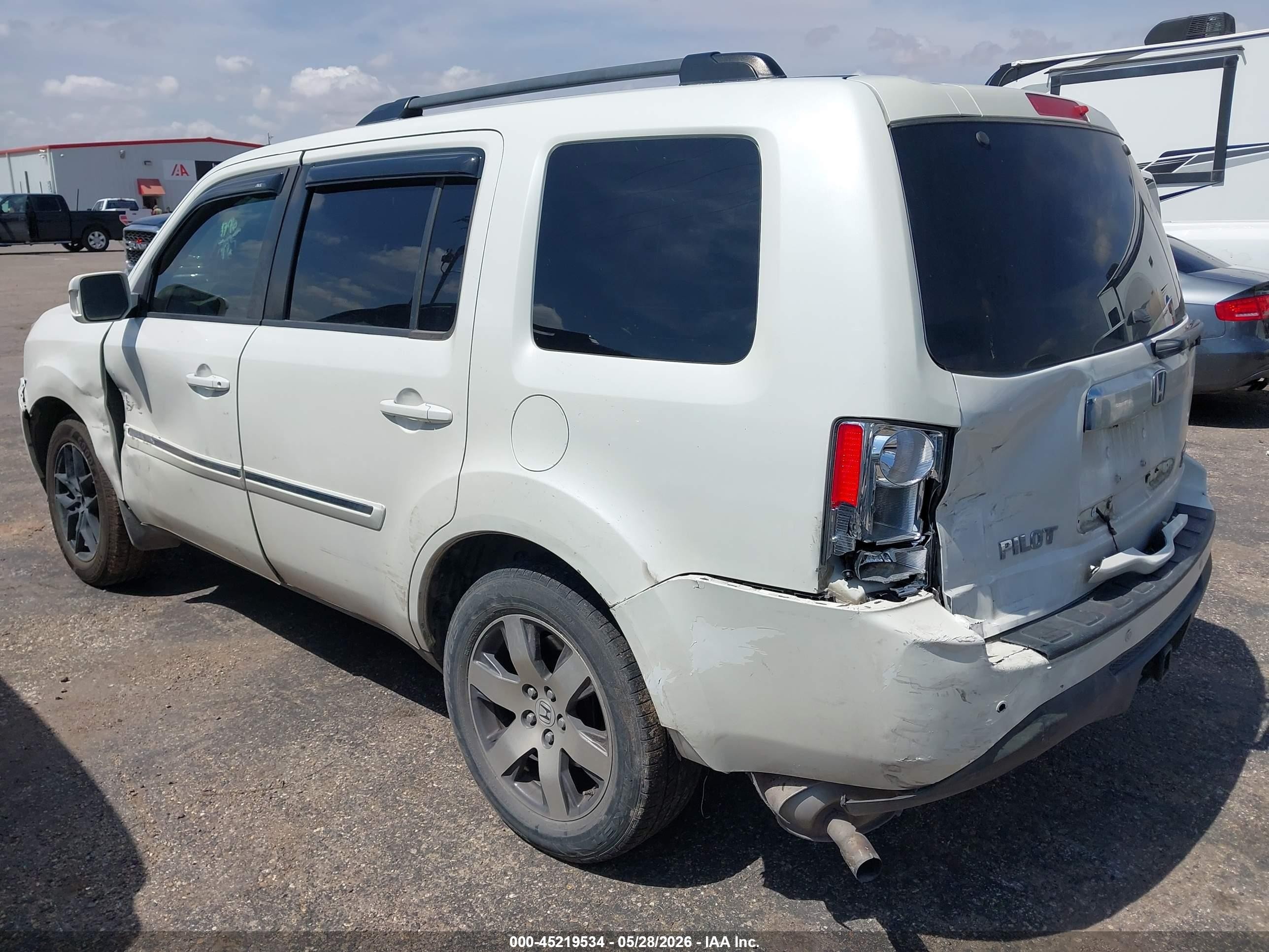 2013 Honda Pilot Touring White vin: 5FNYF4H96DB040277