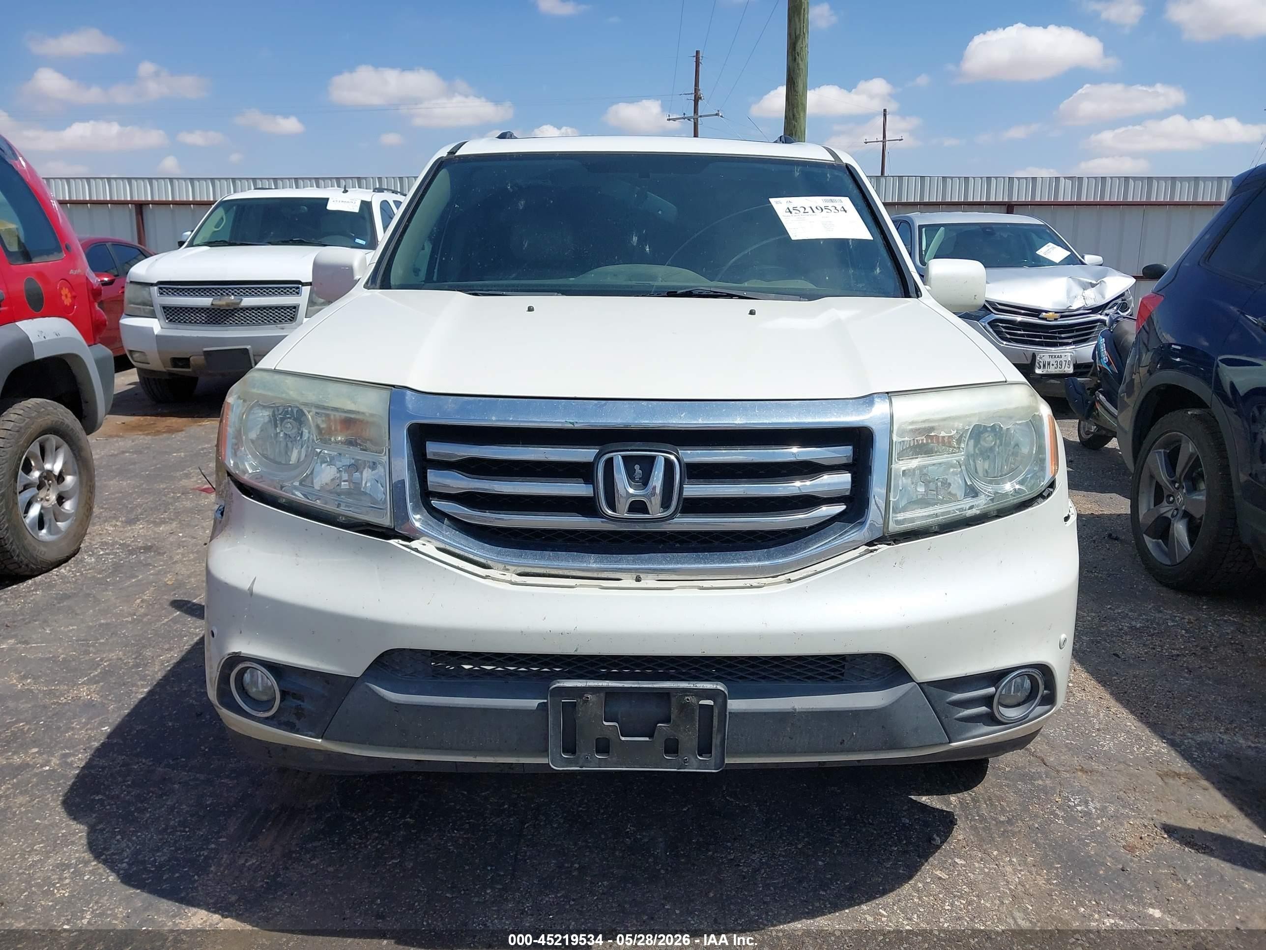 2013 Honda Pilot Touring White vin: 5FNYF4H96DB040277