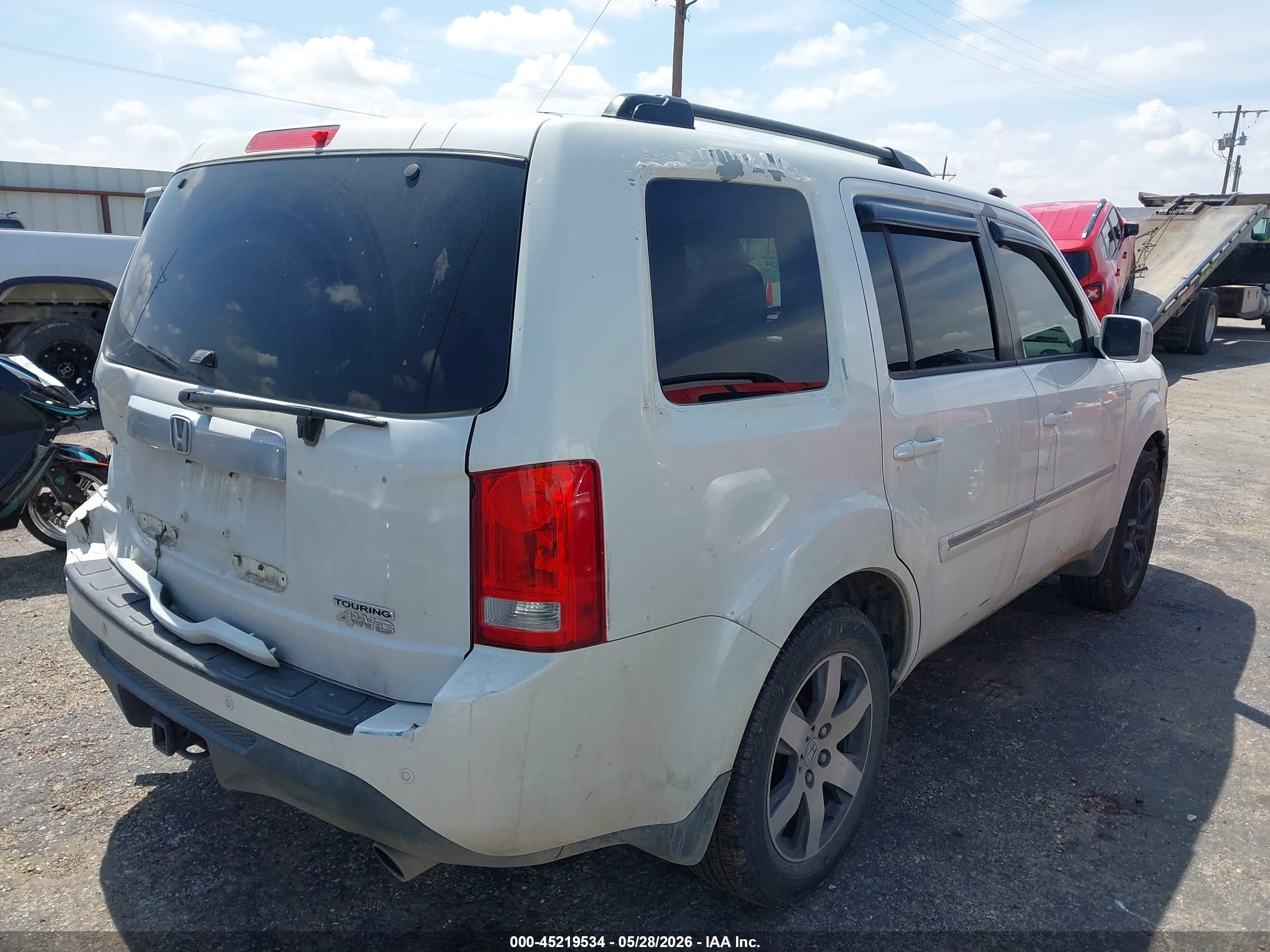 2013 Honda Pilot Touring White vin: 5FNYF4H96DB040277