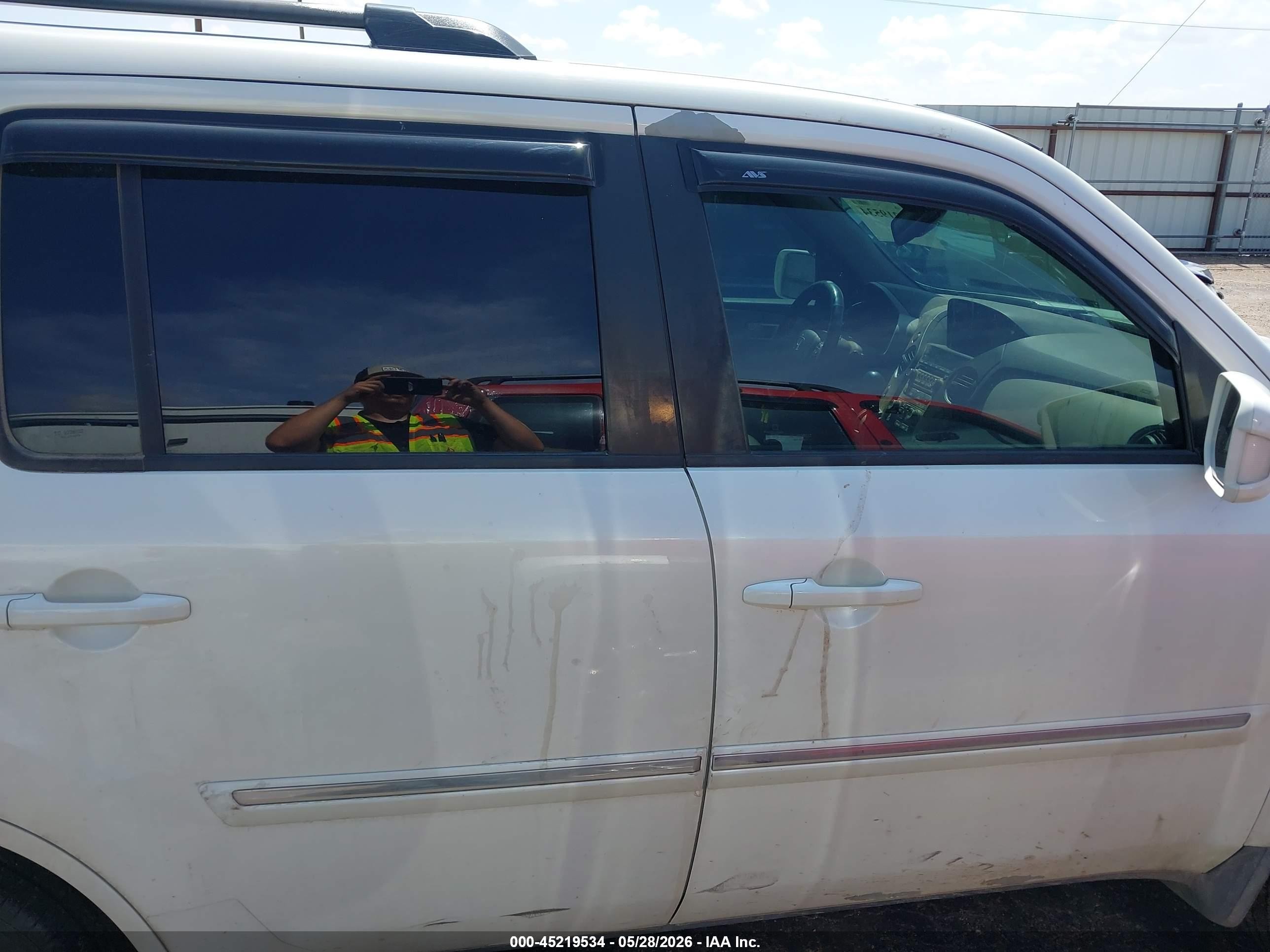 2013 Honda Pilot Touring White vin: 5FNYF4H96DB040277