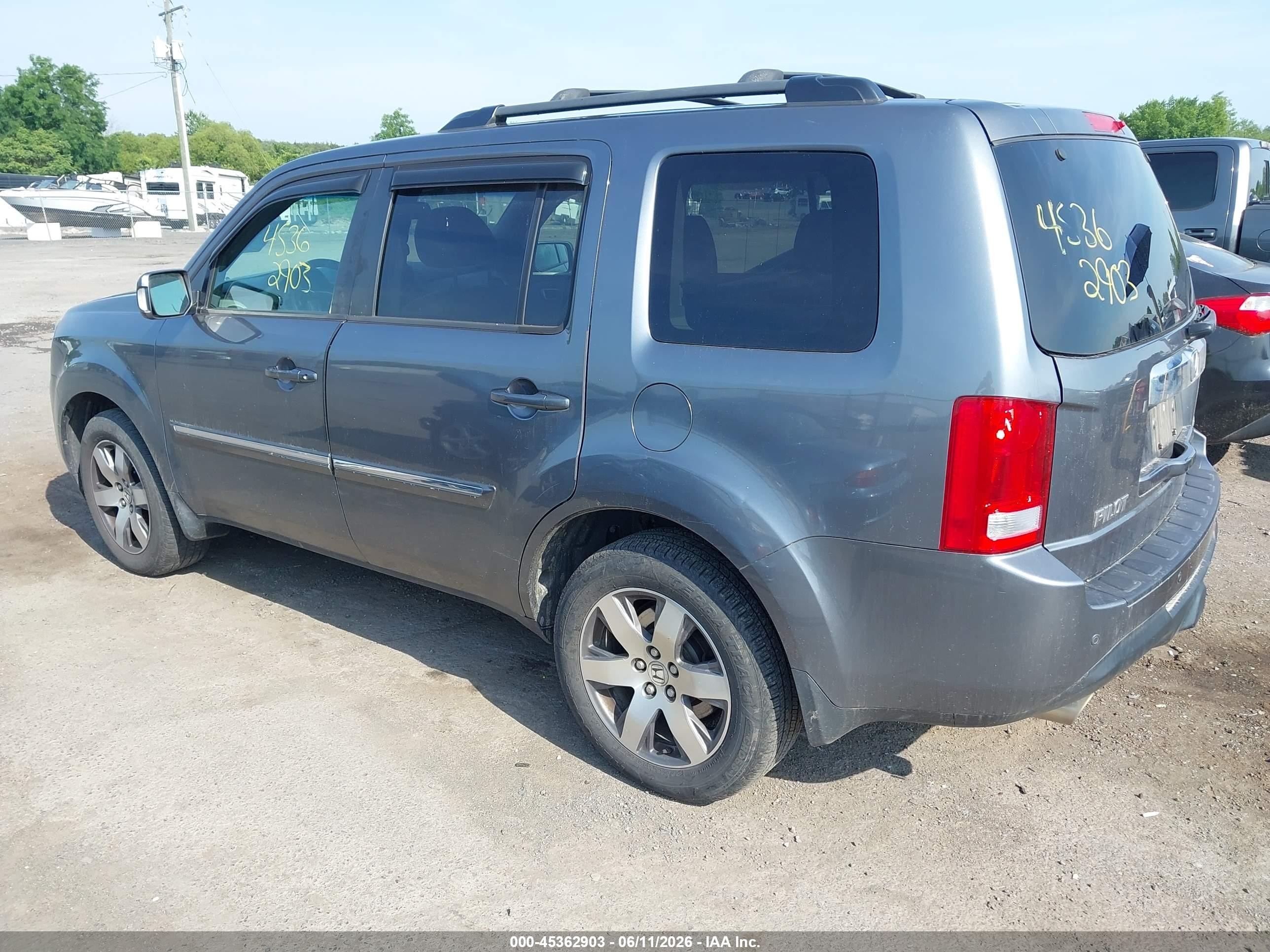 2013 Honda Pilot Touring Gray vin: 5FNYF4H96DB065535