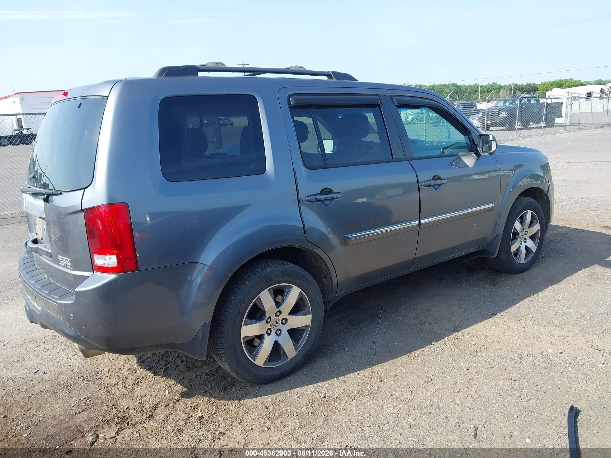 2013 Honda Pilot Touring Gray vin: 5FNYF4H96DB065535