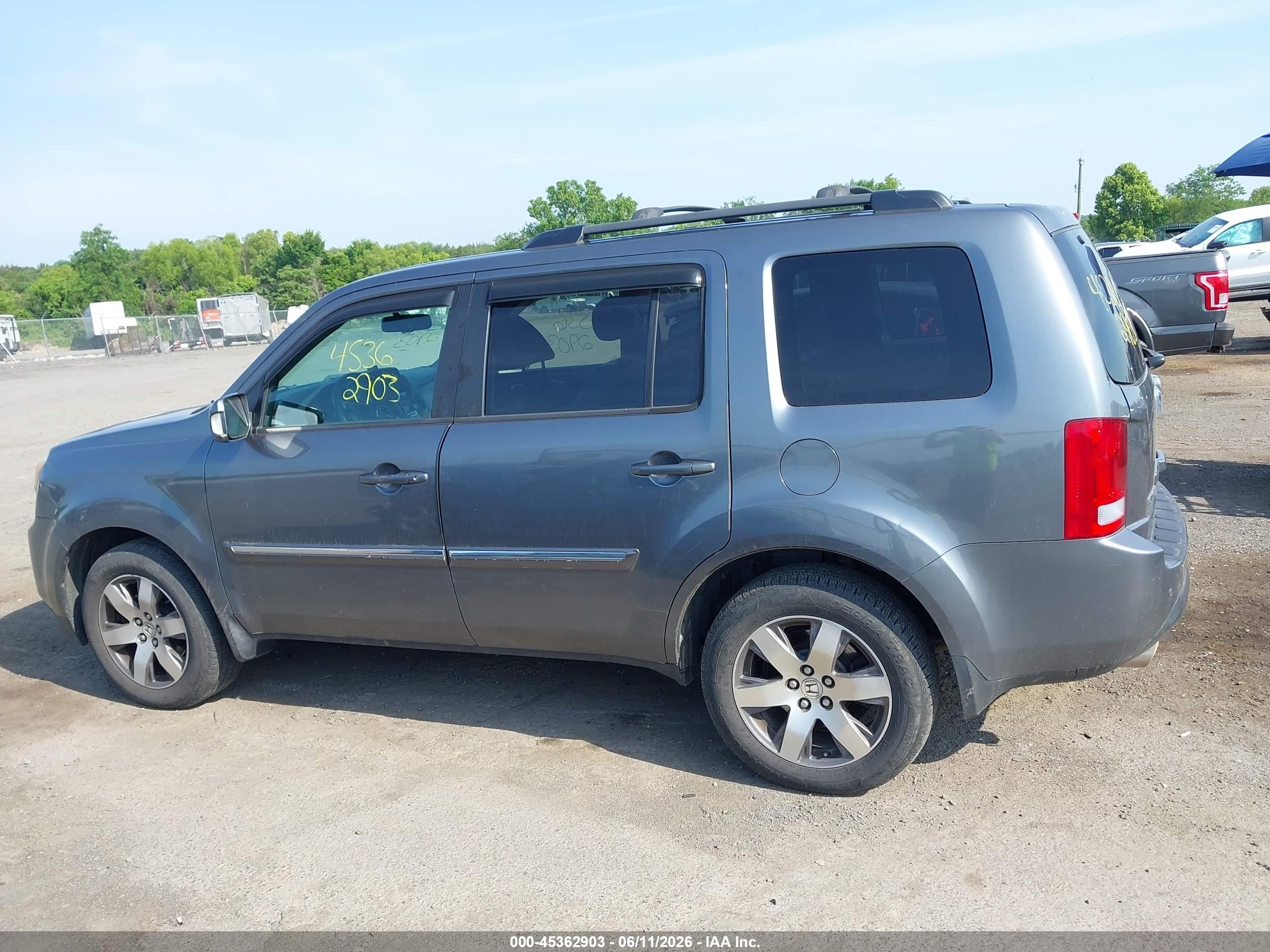 2013 Honda Pilot Touring Gray vin: 5FNYF4H96DB065535